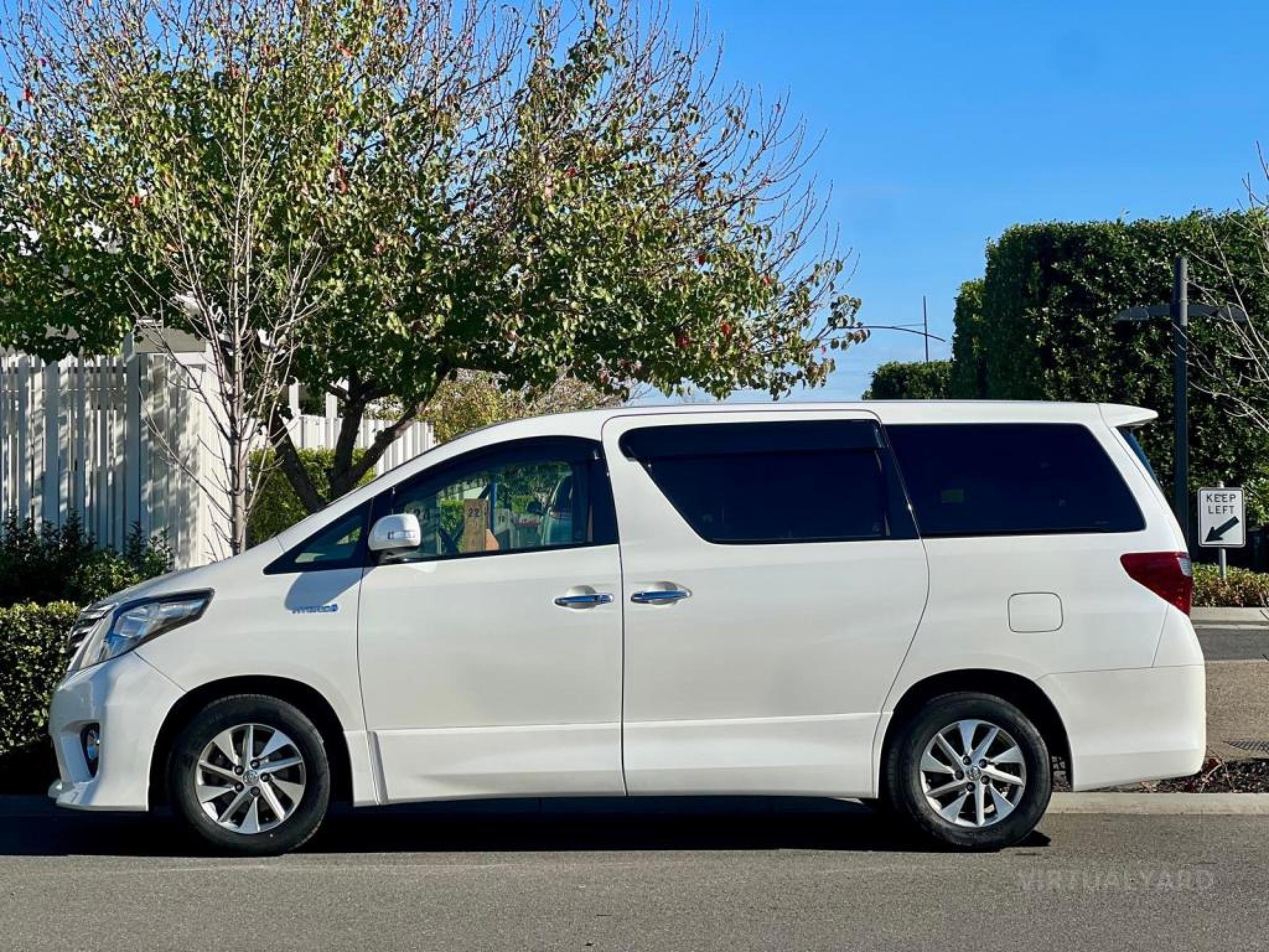 TOYOTA ALPHARD HYBRID