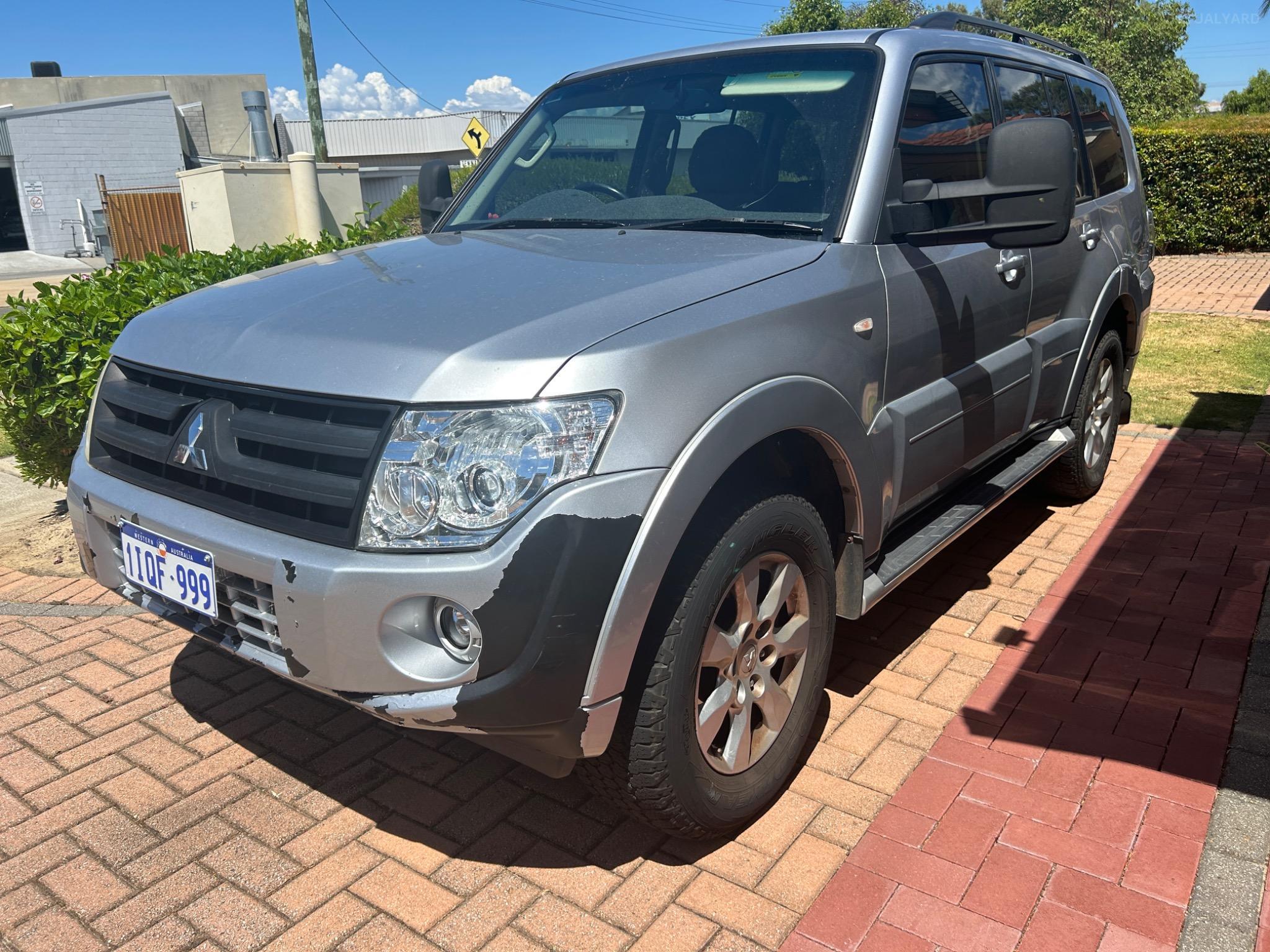 MITSUBISHI PAJERO