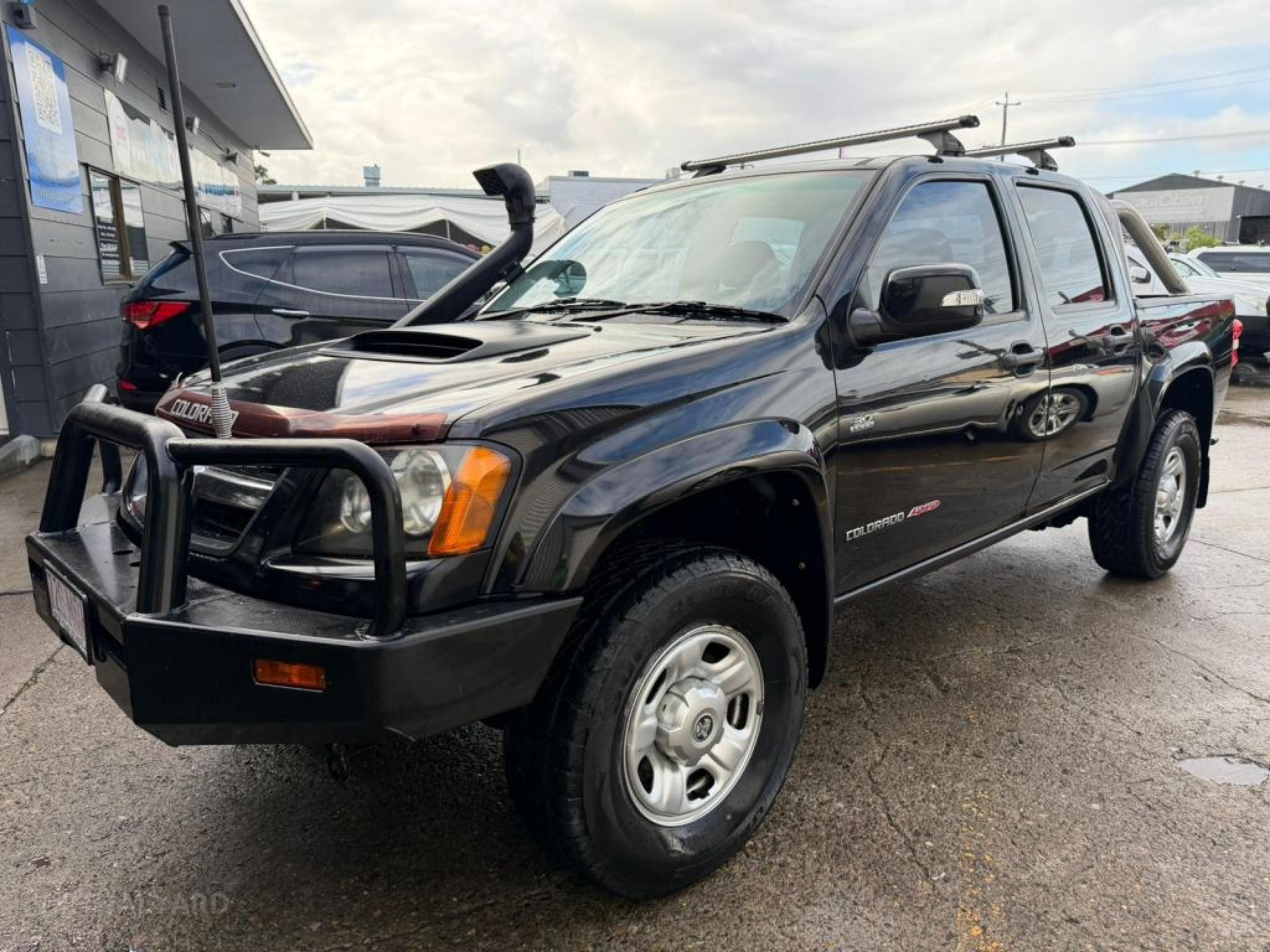 HOLDEN COLORADO