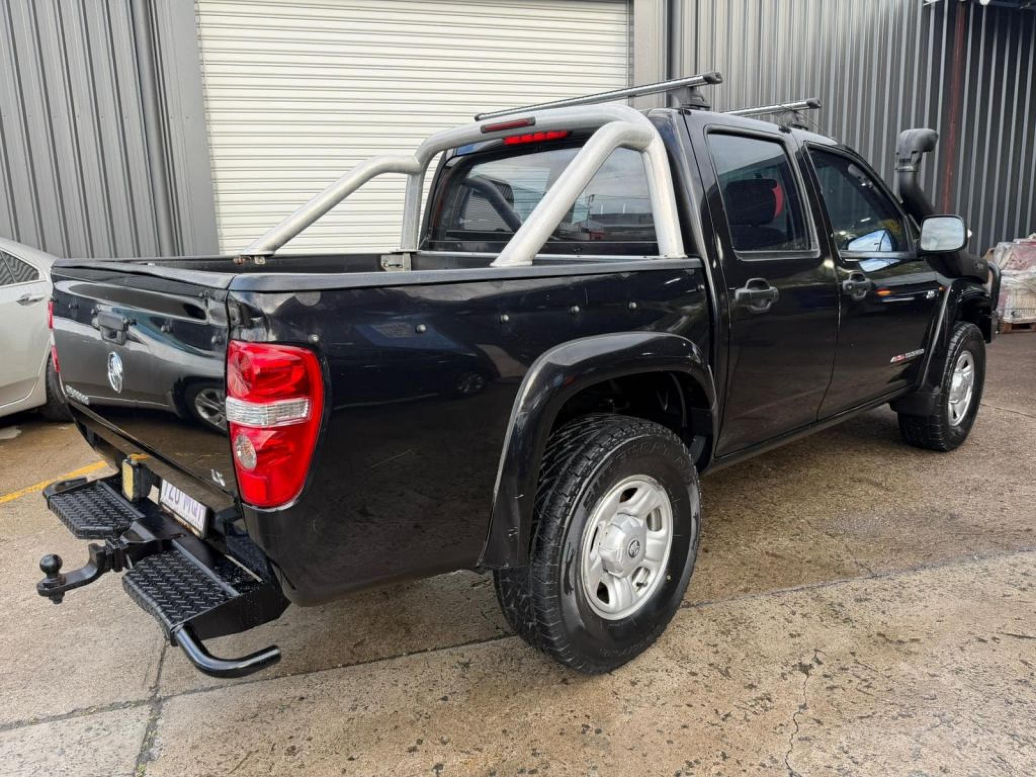 HOLDEN COLORADO