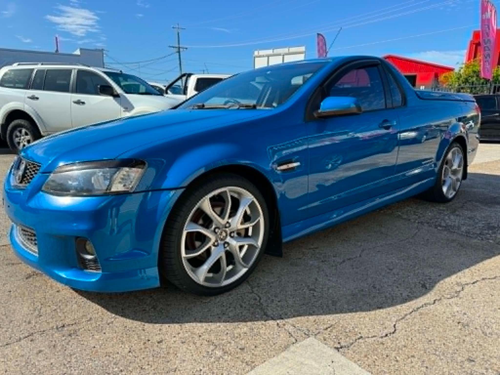 HOLDEN COMMODORE