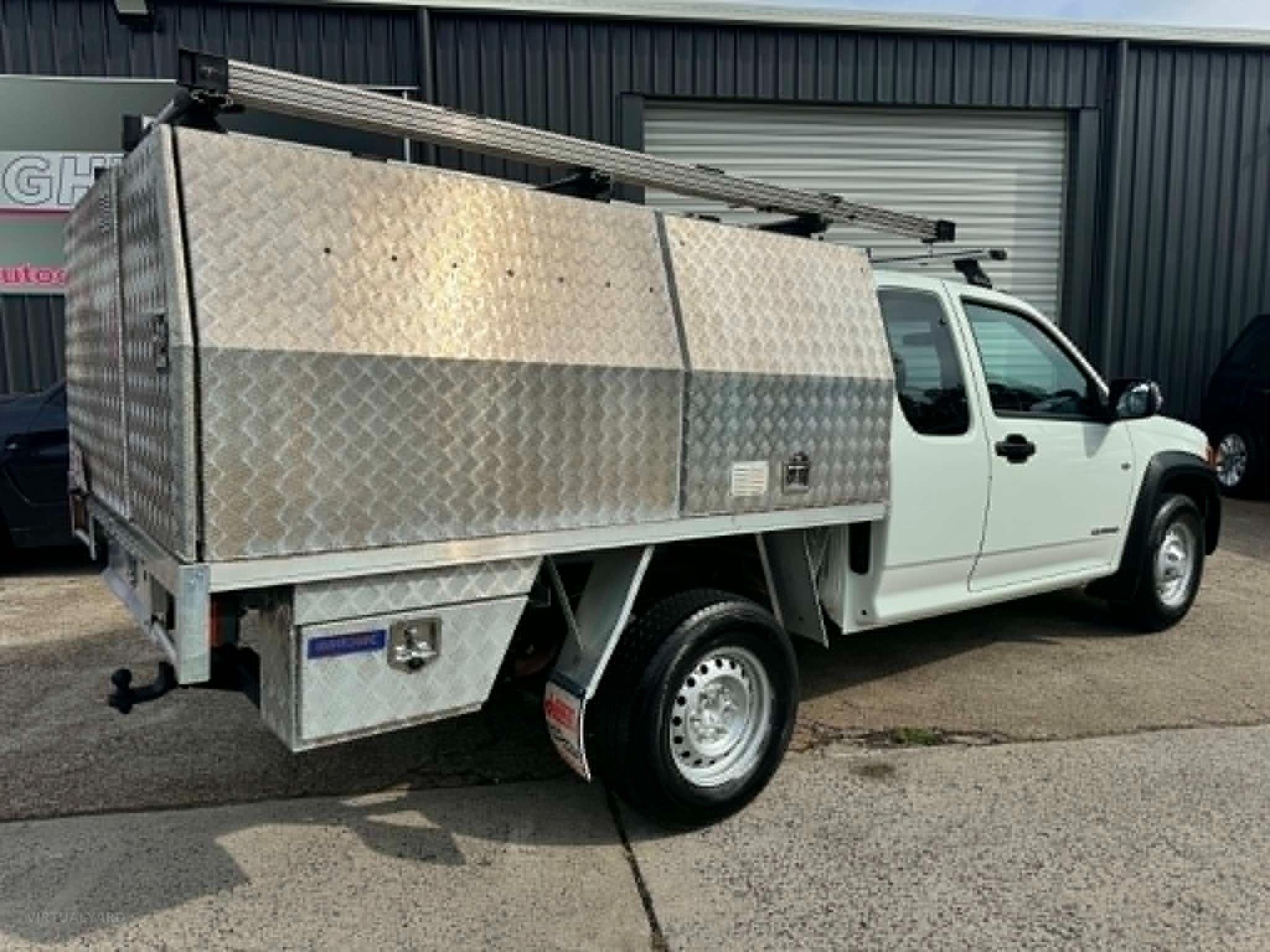 HOLDEN COLORADO