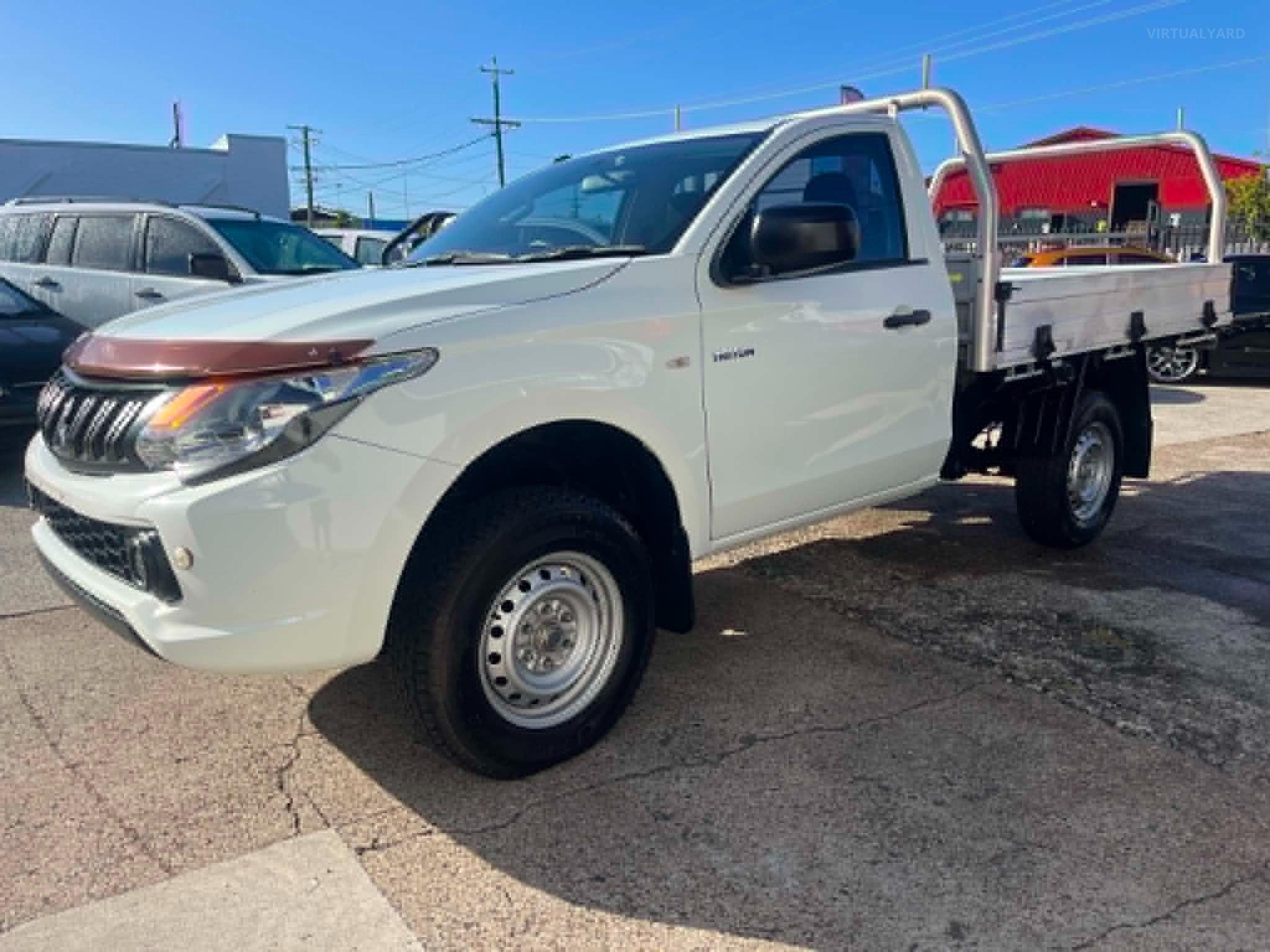 MITSUBISHI TRITON