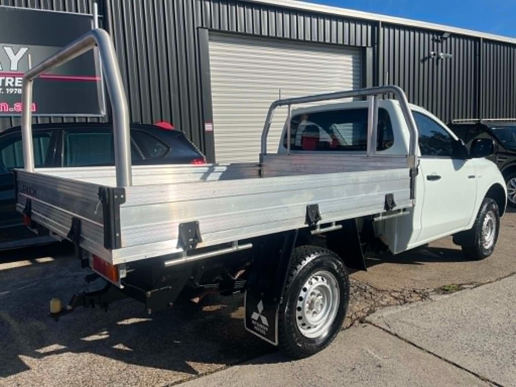 MITSUBISHI TRITON