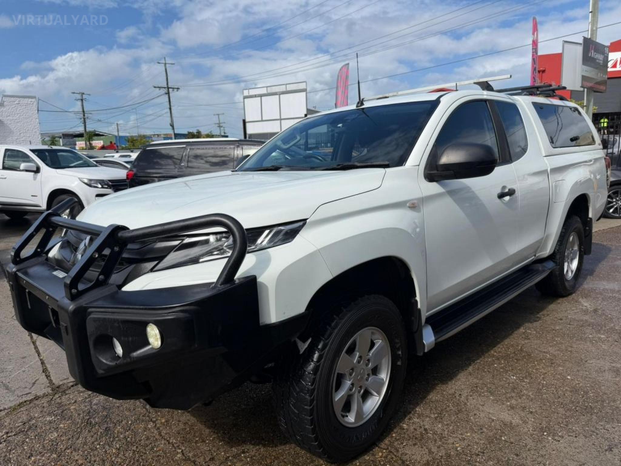 MITSUBISHI TRITON