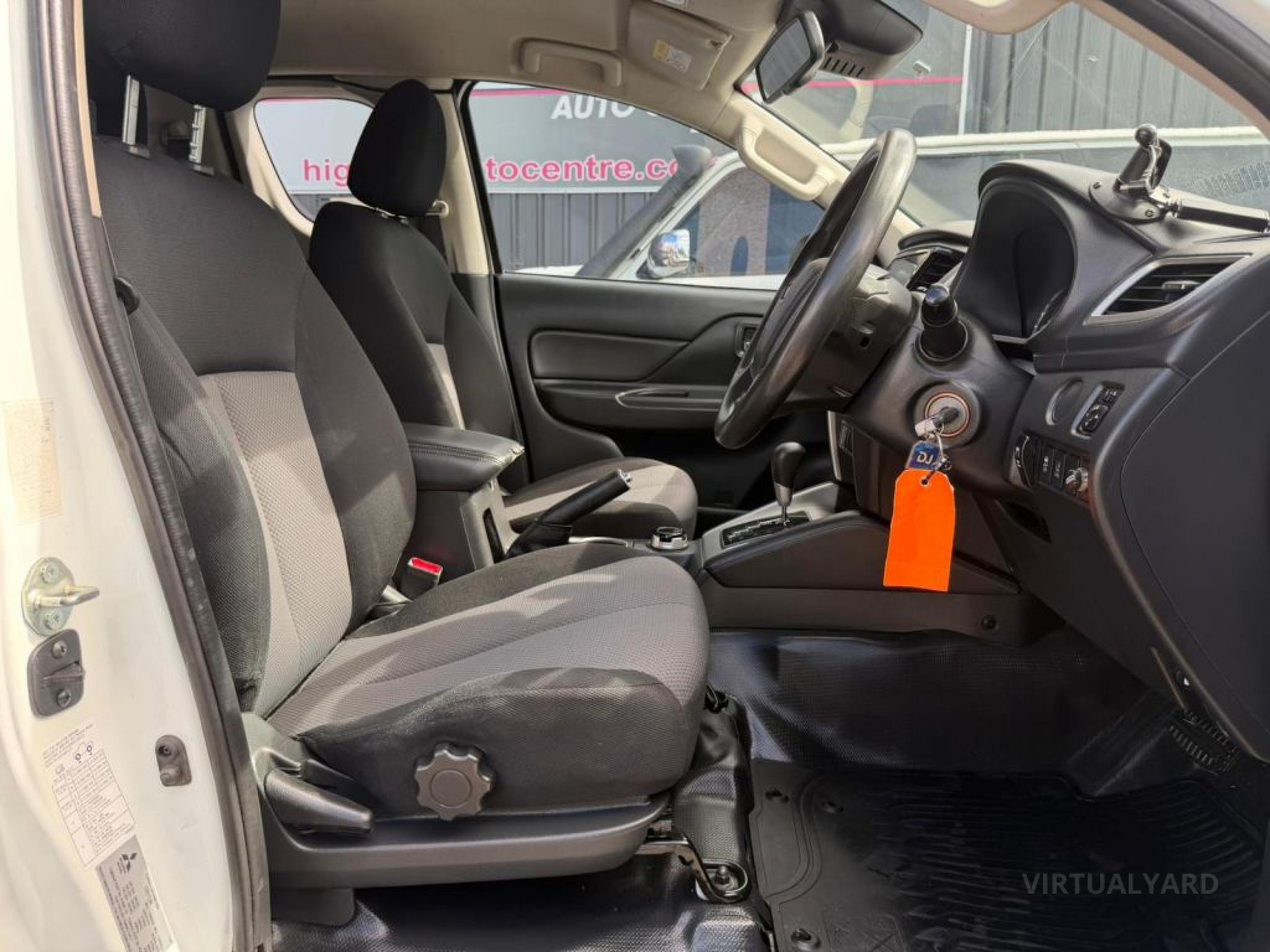 MITSUBISHI TRITON
