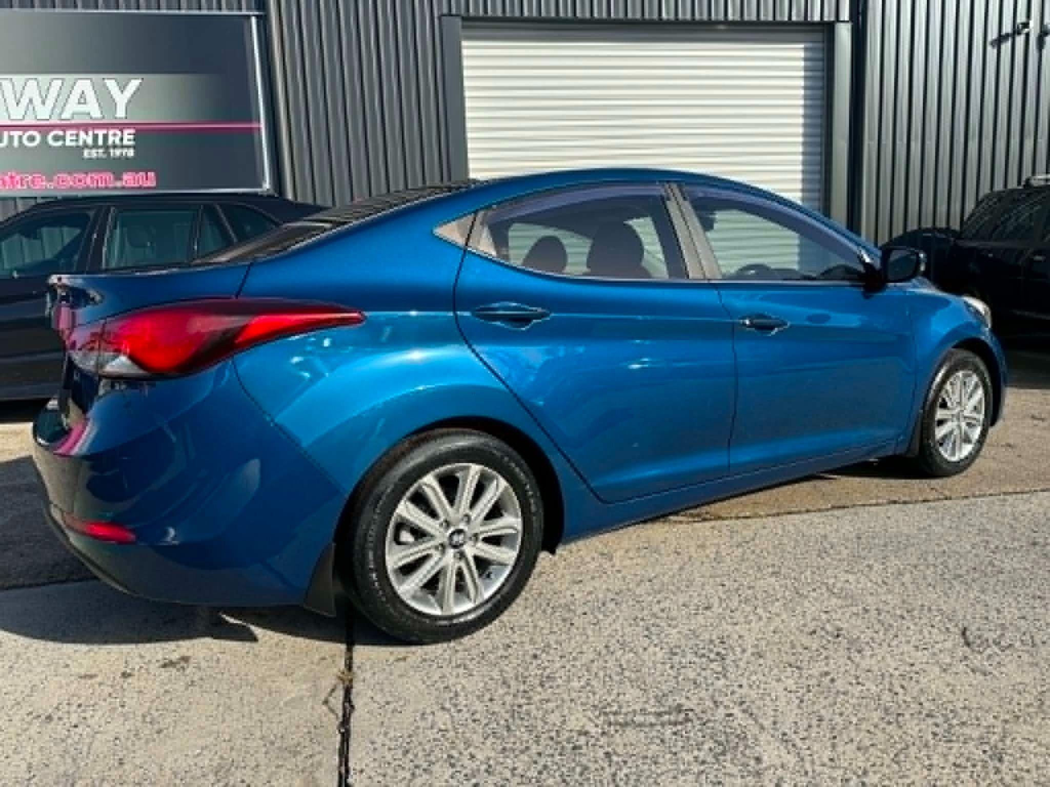 HYUNDAI ELANTRA