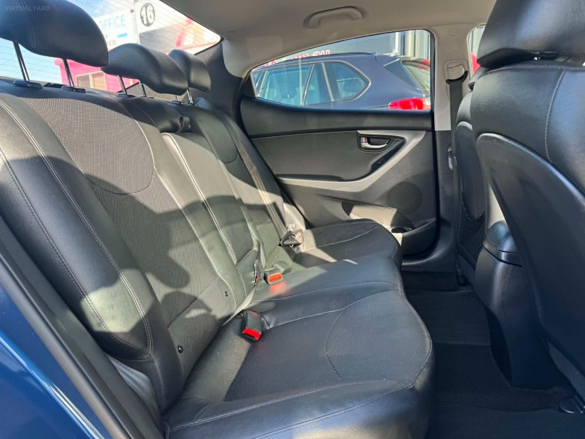 HYUNDAI ELANTRA
