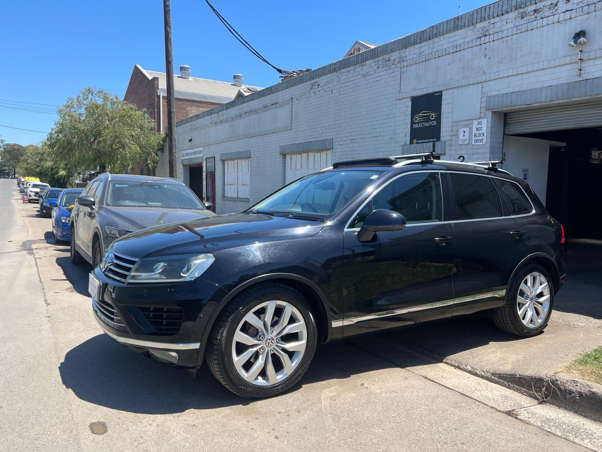 VOLKSWAGEN TOUAREG