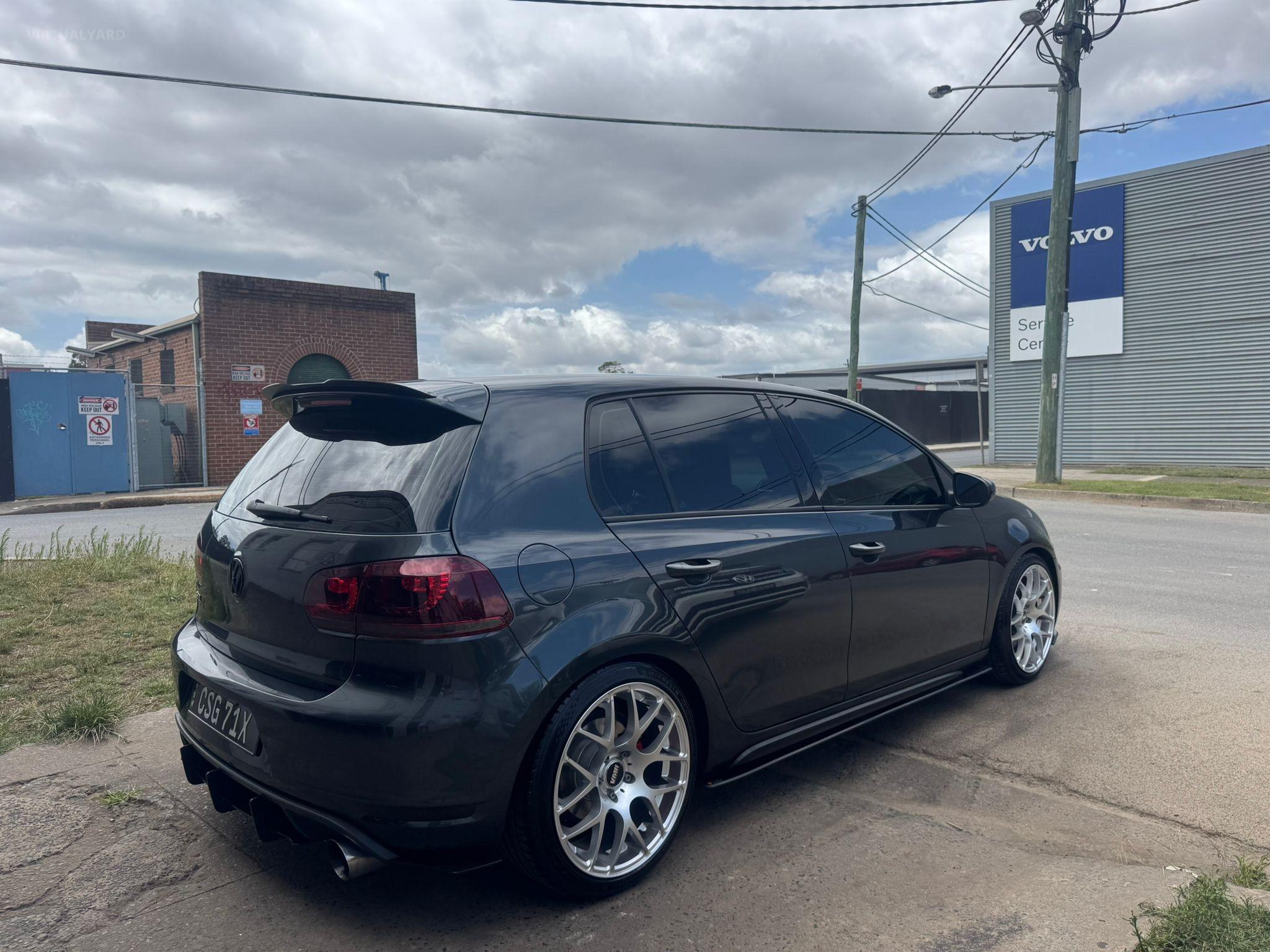 VOLKSWAGEN GOLF