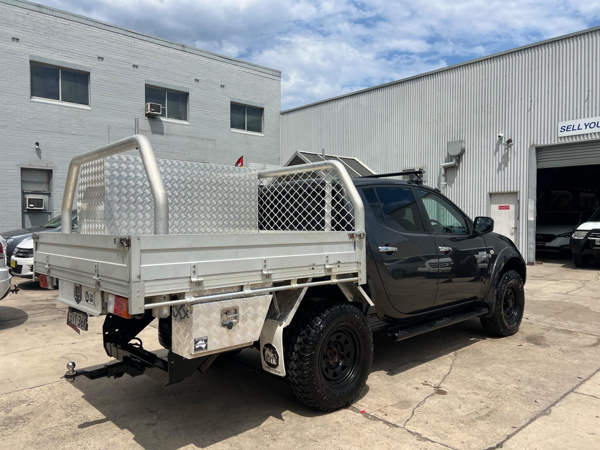 MITSUBISHI TRITON