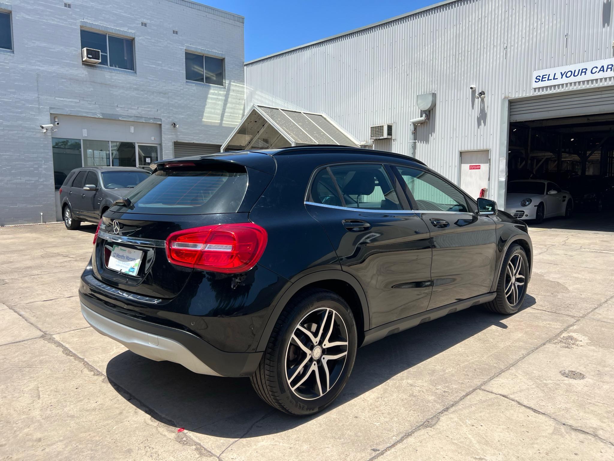 MERCEDES-BENZ GLA