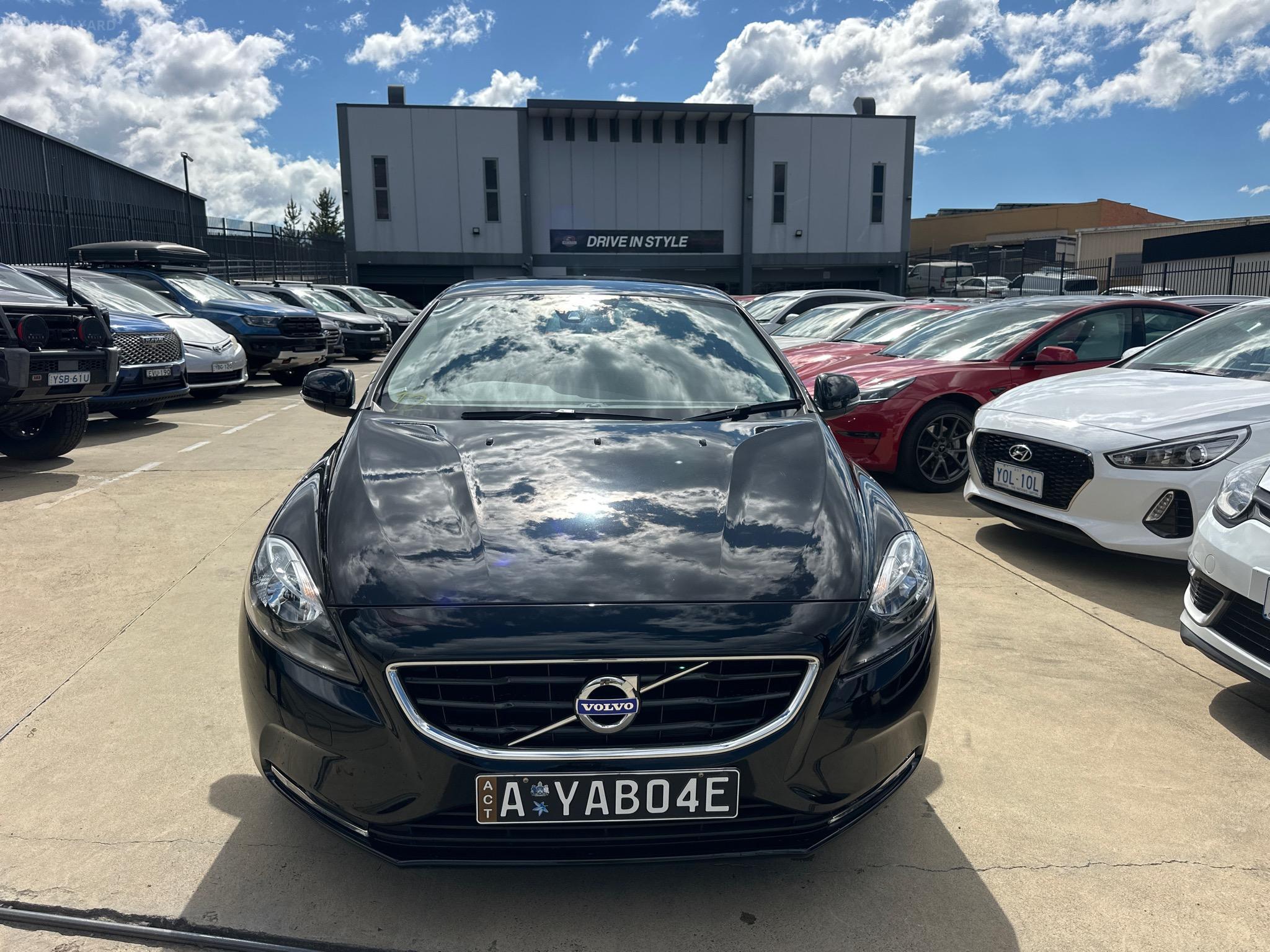 VOLVO V40