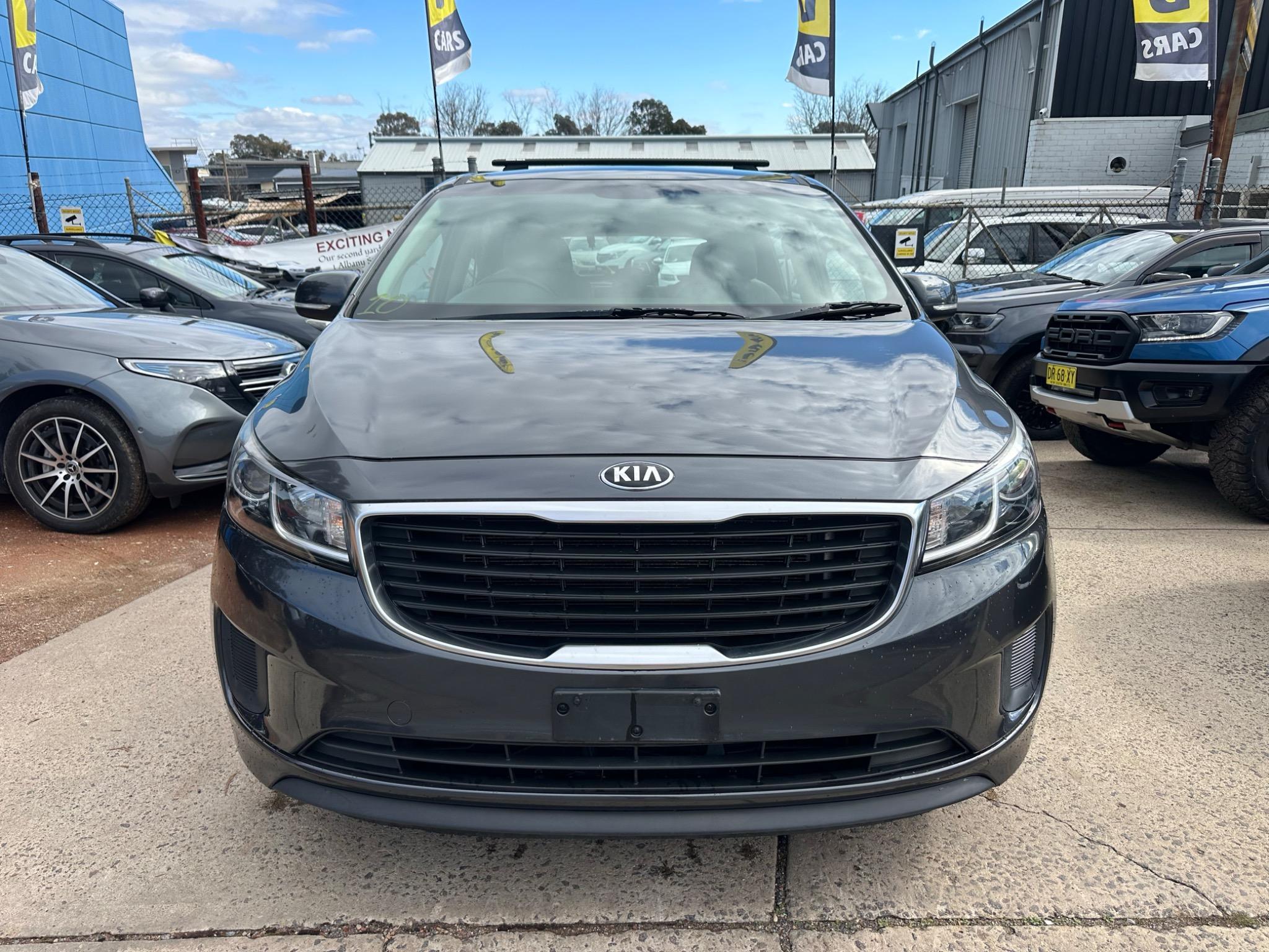KIA CARNIVAL