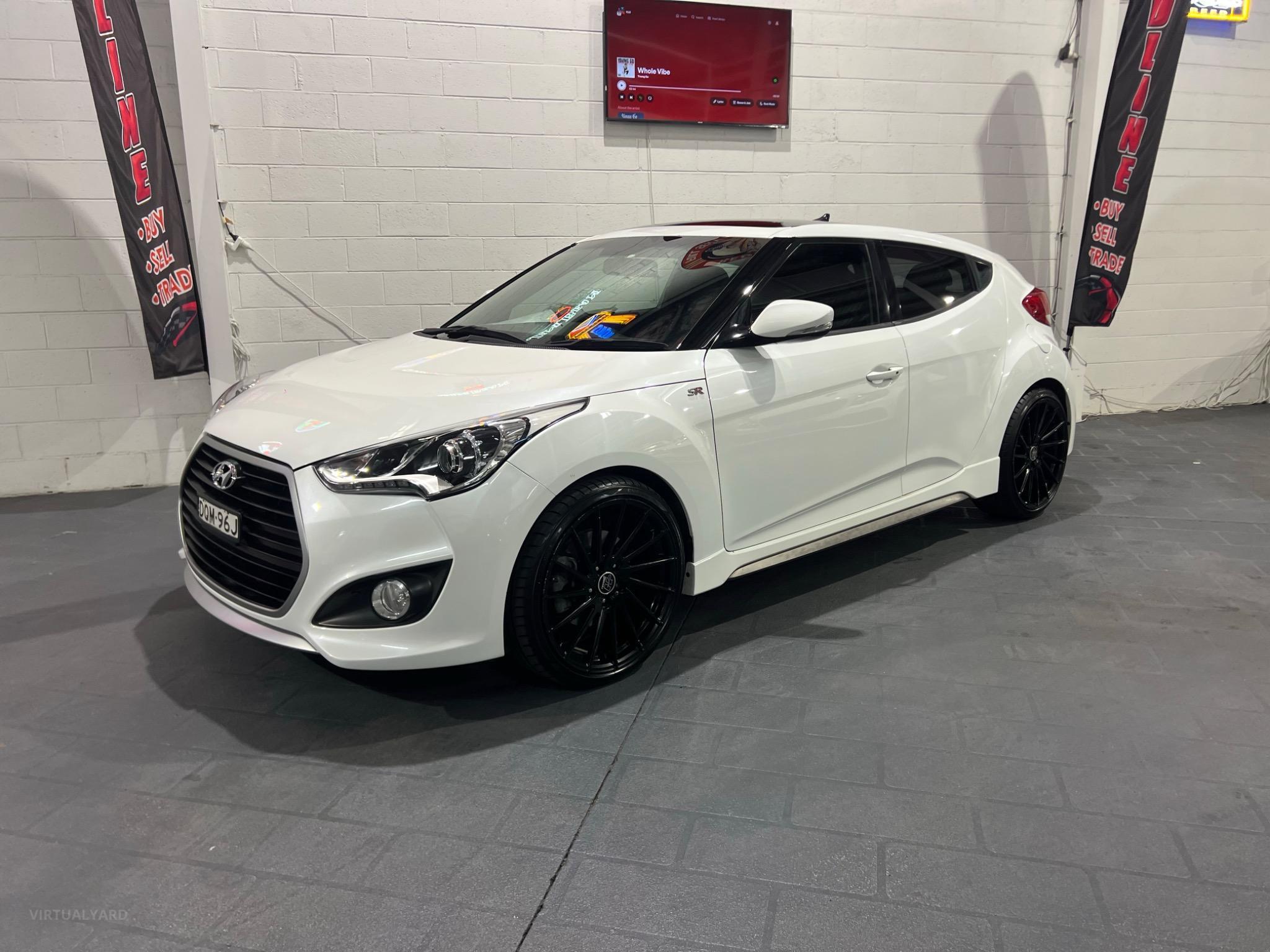 HYUNDAI VELOSTER