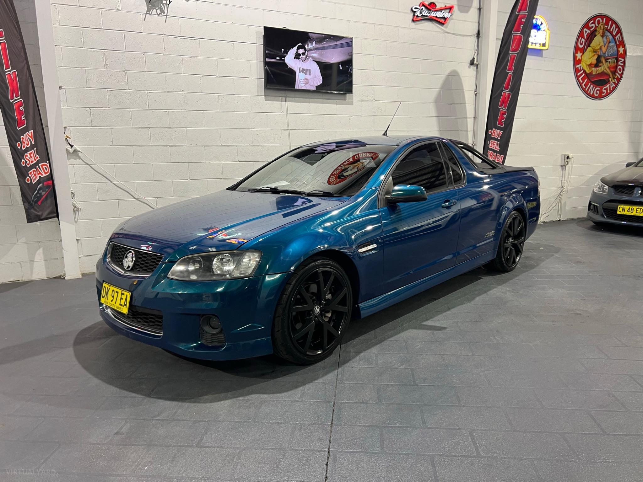 HOLDEN COMMODORE