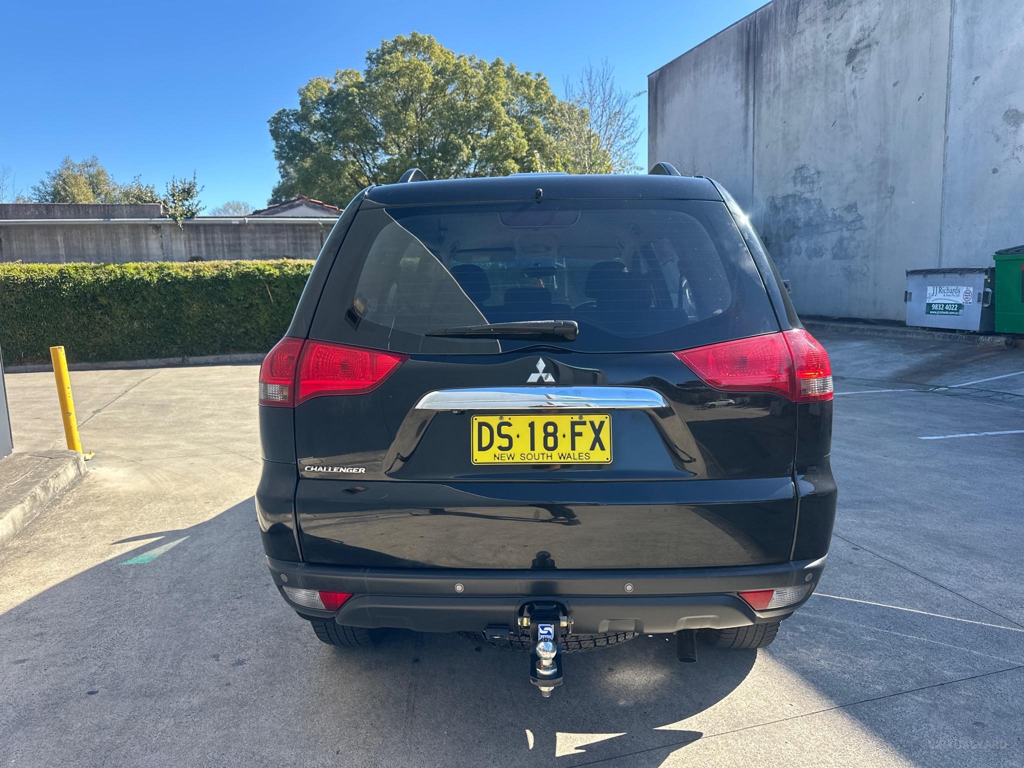 MITSUBISHI CHALLENGER PC WAGON 5DR SPTS AUTO 5SP 4X4 2.5DT [MY14] image 18