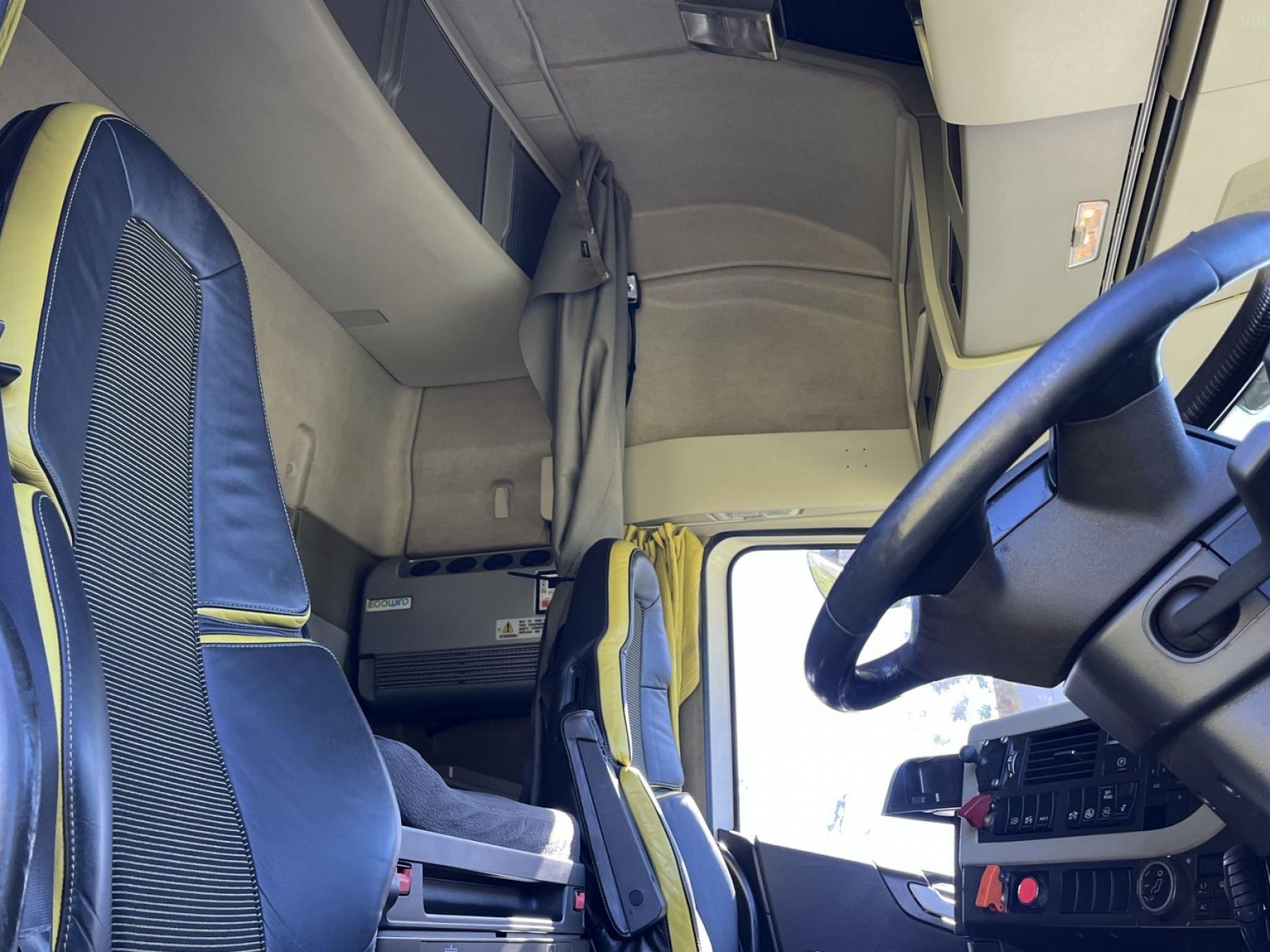 VOLVO FH16