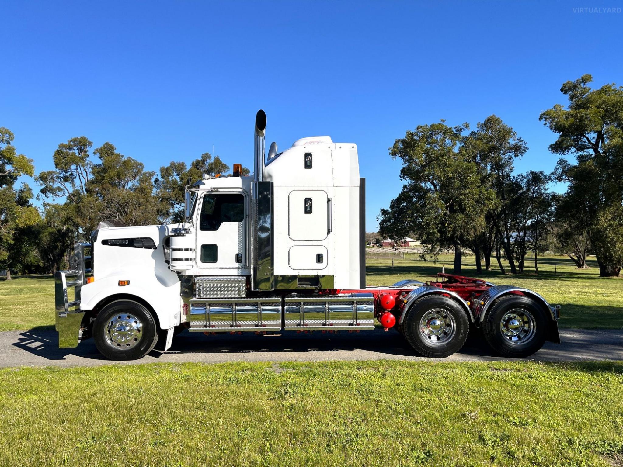 KENWORTH T909