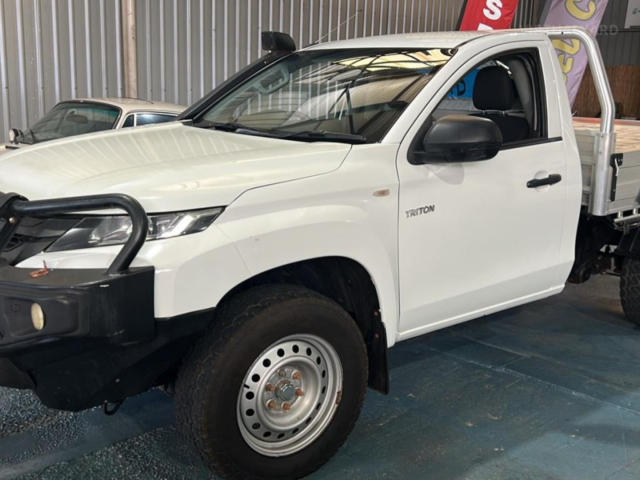 MITSUBISHI TRITON