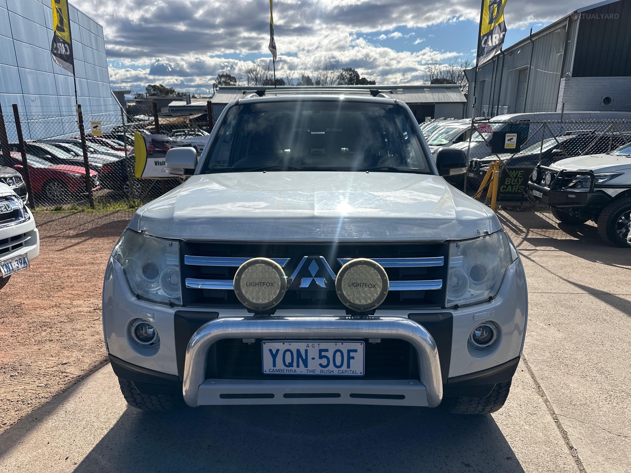 MITSUBISHI PAJERO