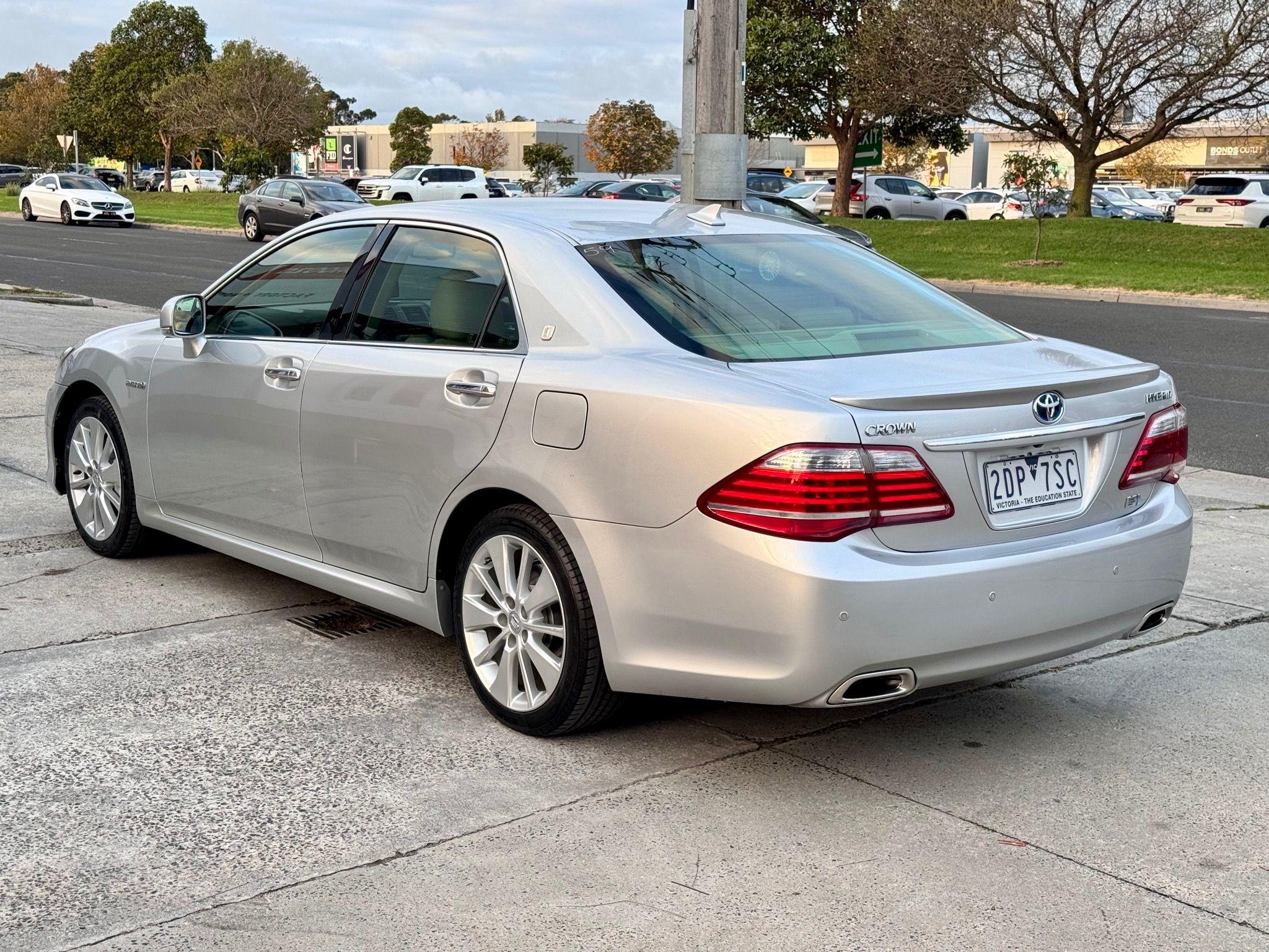 TOYOTA CROWN
