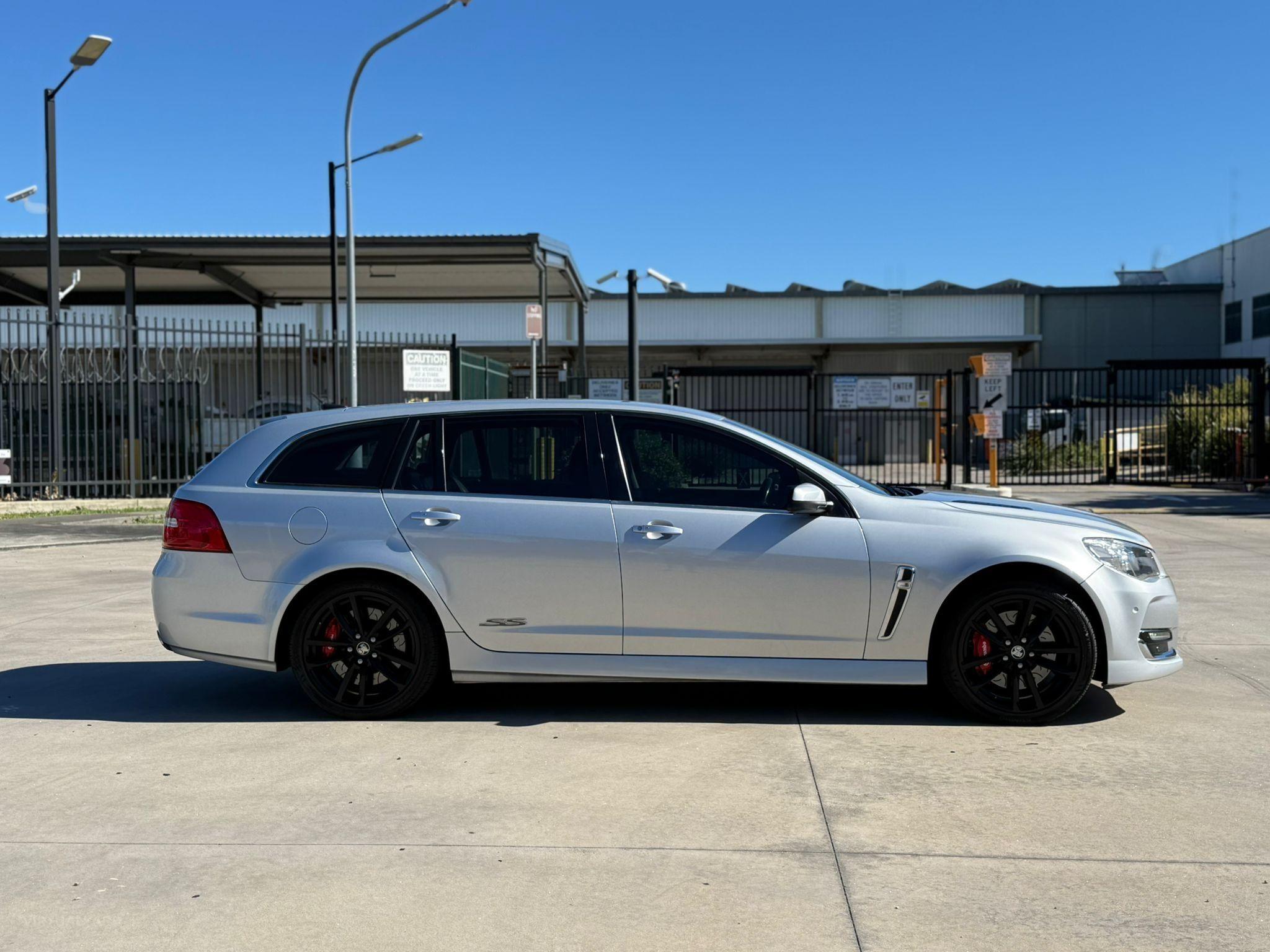 HOLDEN COMMODORE