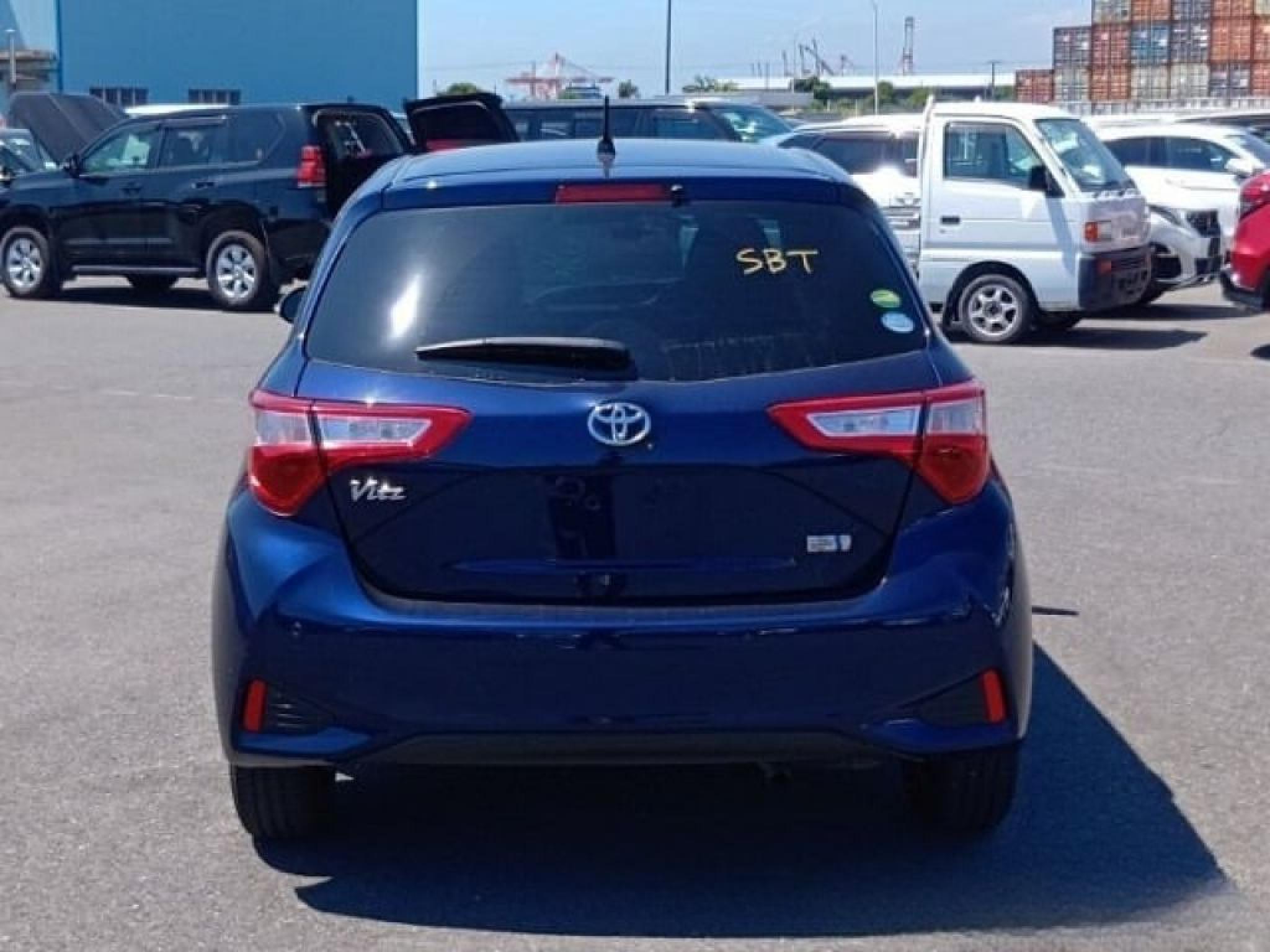 TOYOTA VITZ