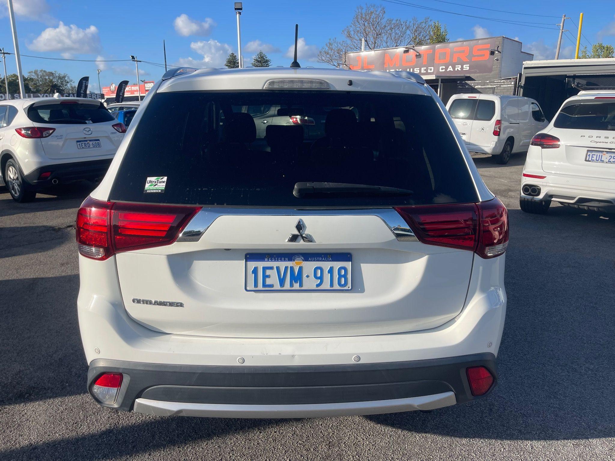 MITSUBISHI OUTLANDER