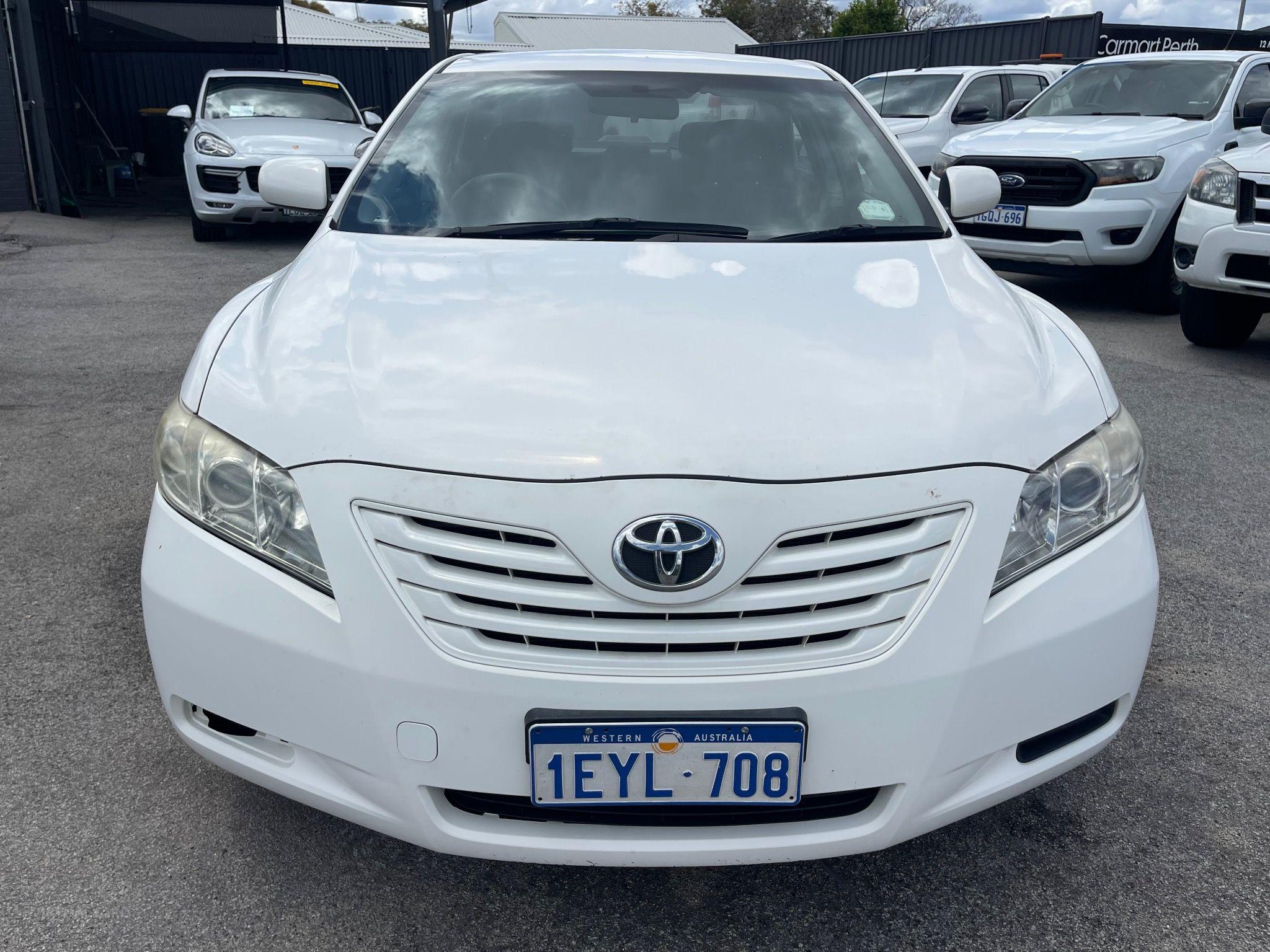 TOYOTA CAMRY