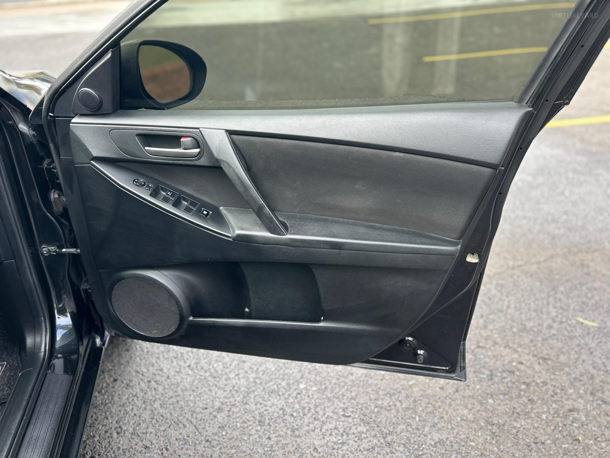 MAZDA MAZDA3