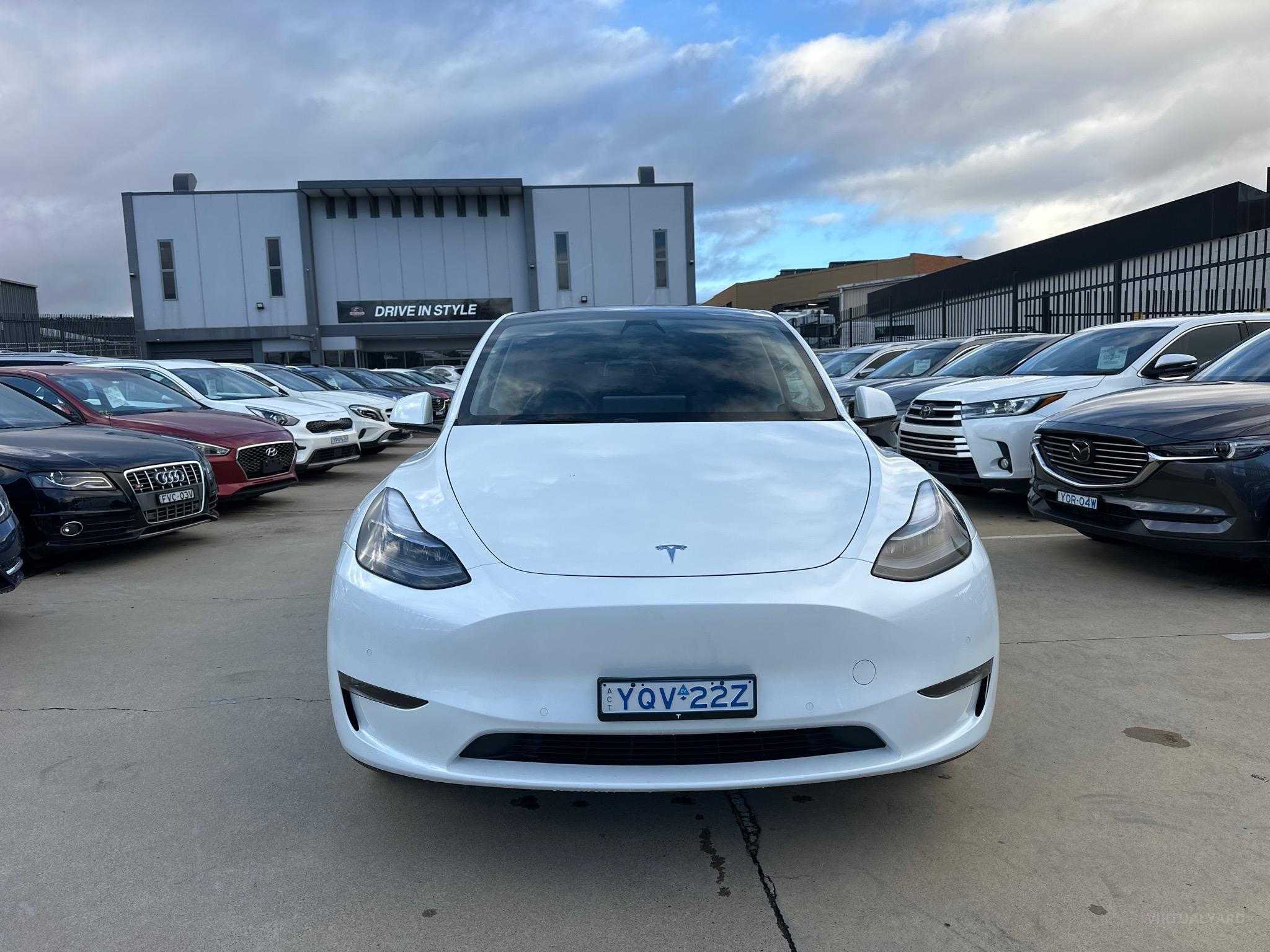TESLA MODEL Y