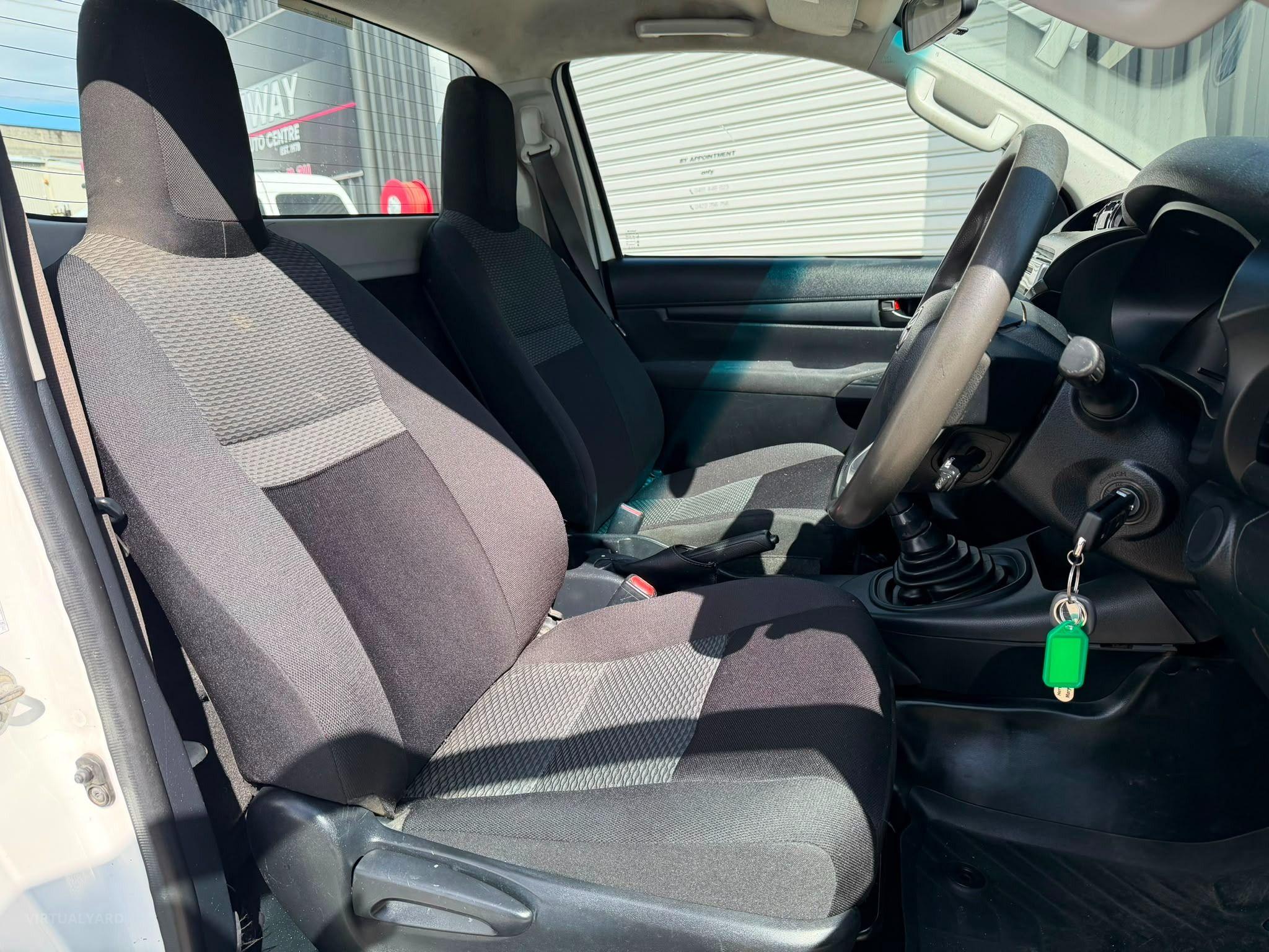TOYOTA HILUX