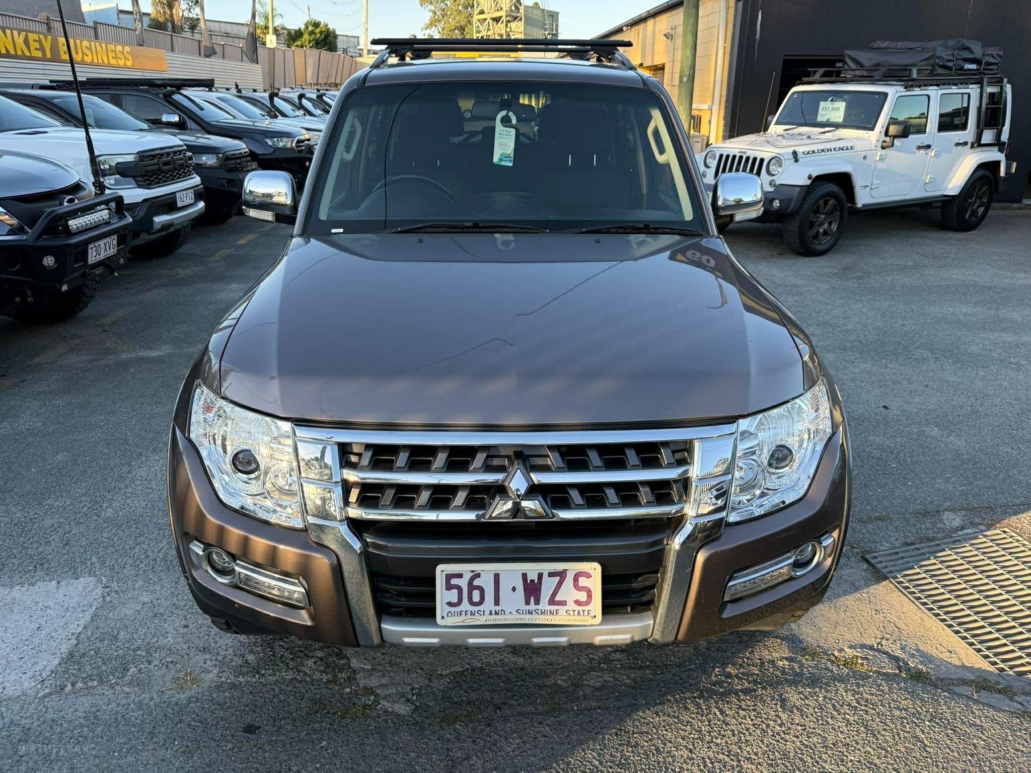MITSUBISHI PAJERO