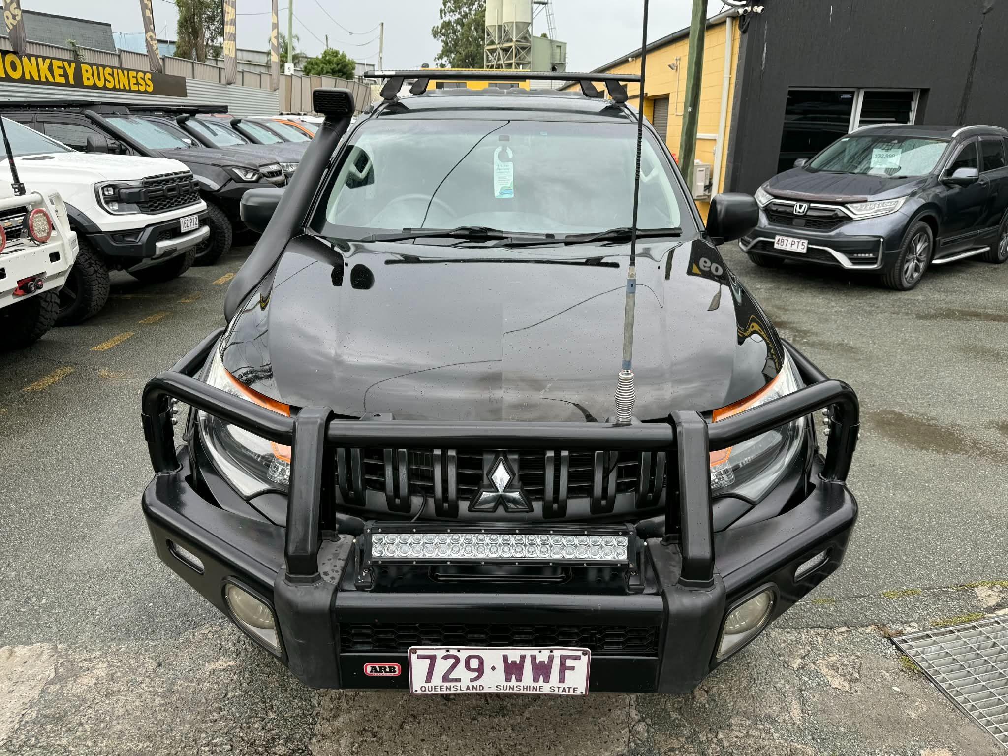 MITSUBISHI TRITON