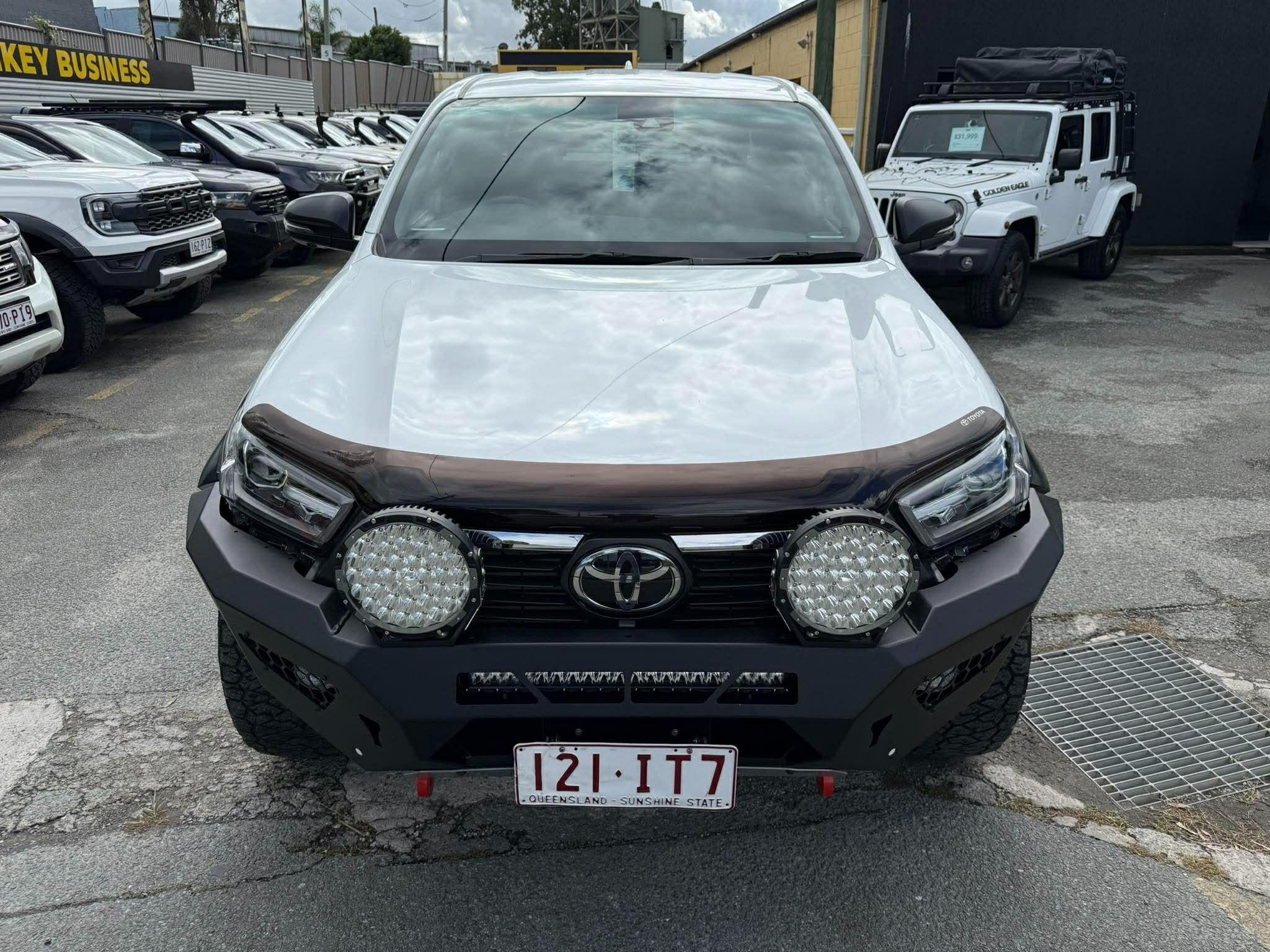 TOYOTA HILUX