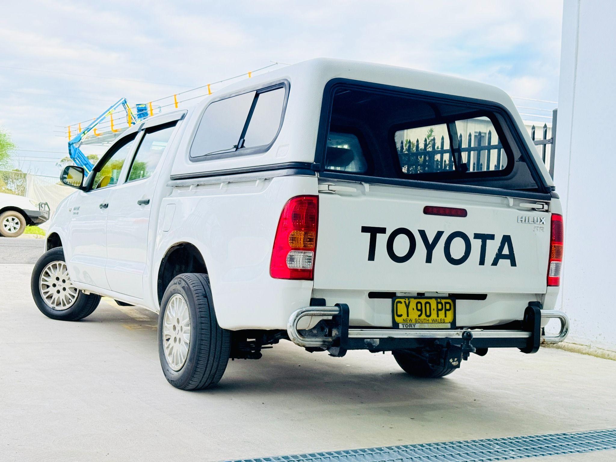 TOYOTA HILUX