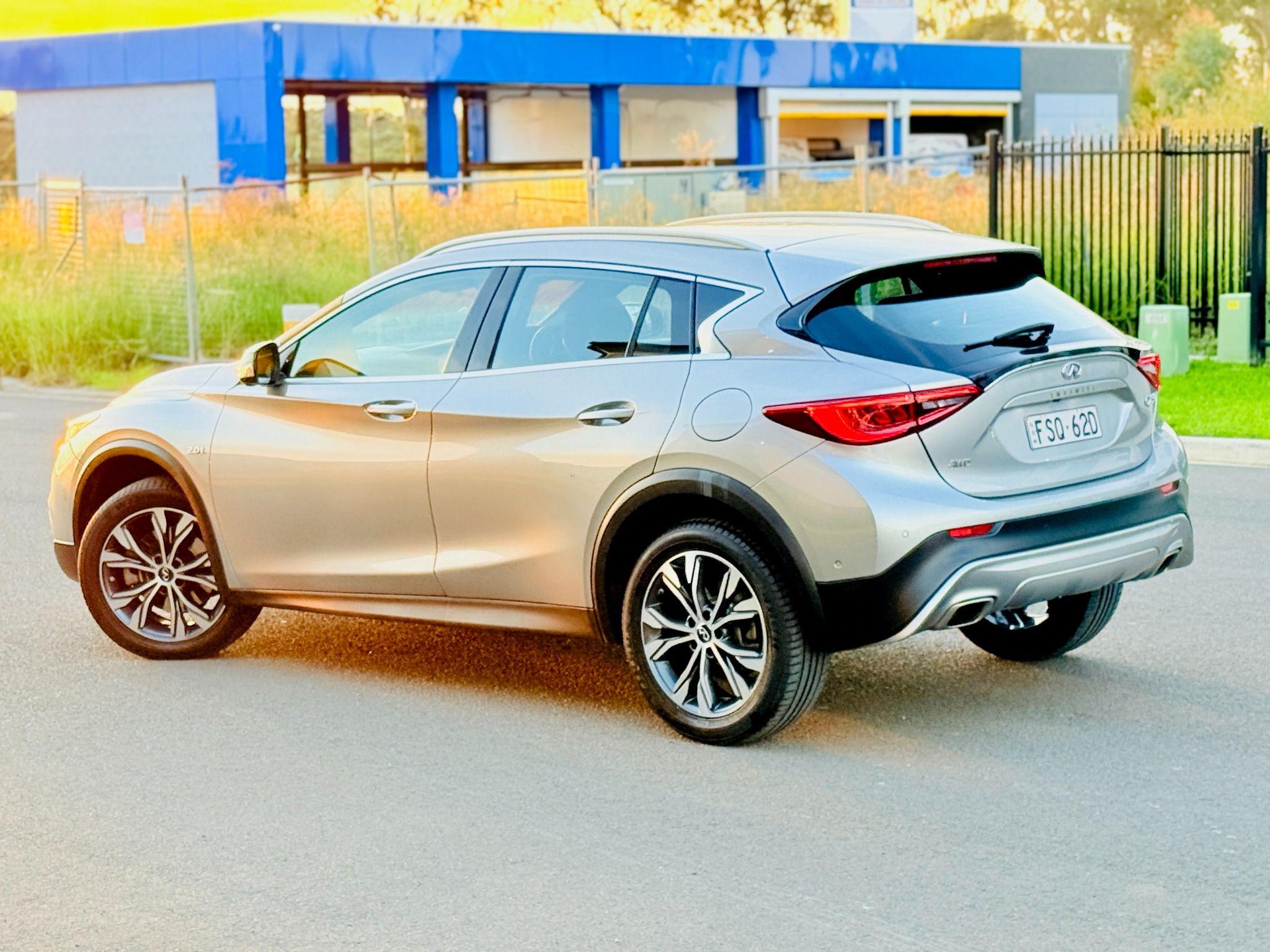 INFINITI QX30
