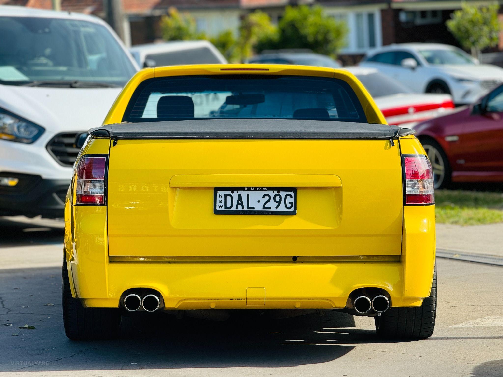 HOLDEN COMMODORE
