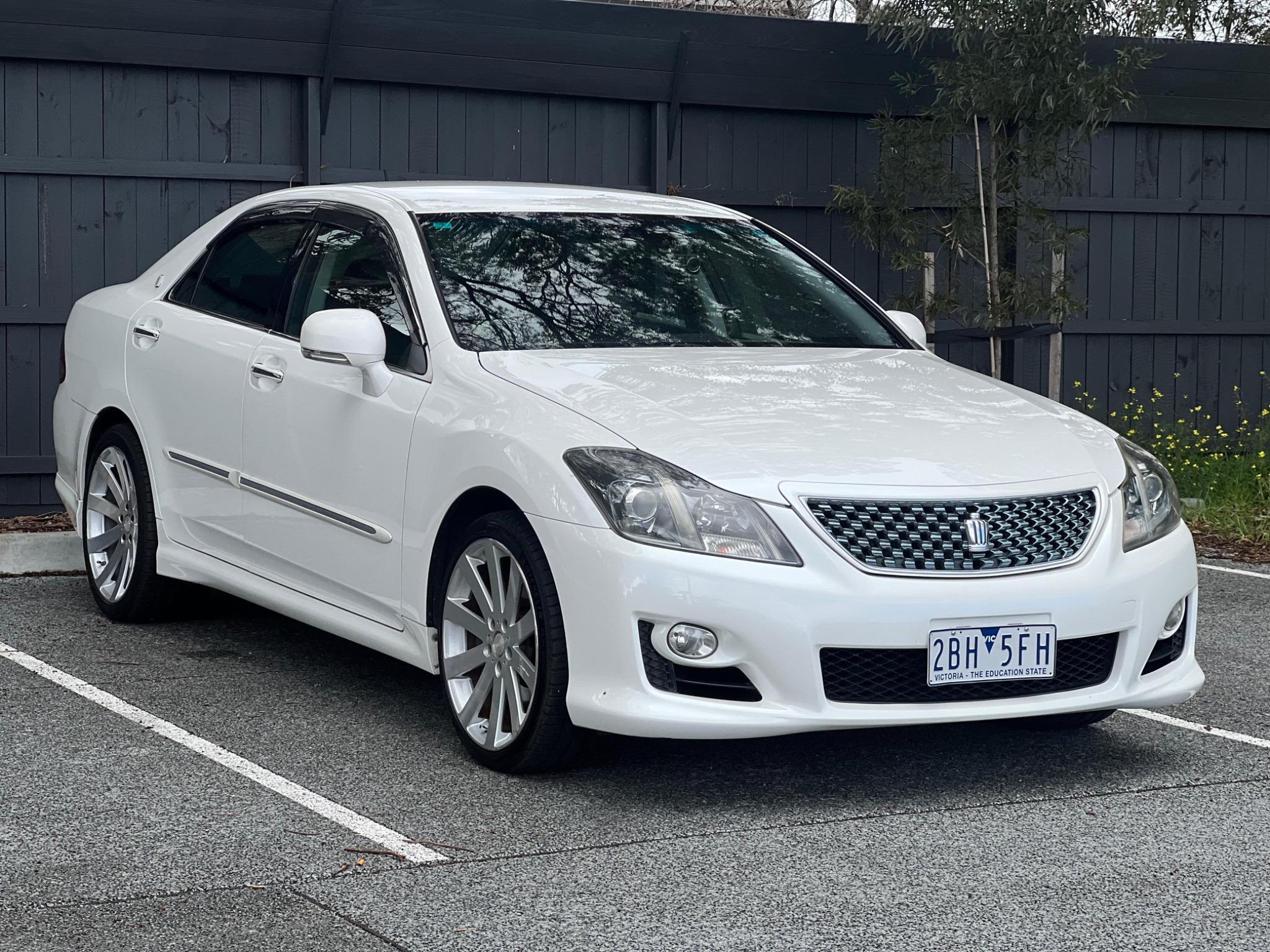TOYOTA CROWN ATHLETE