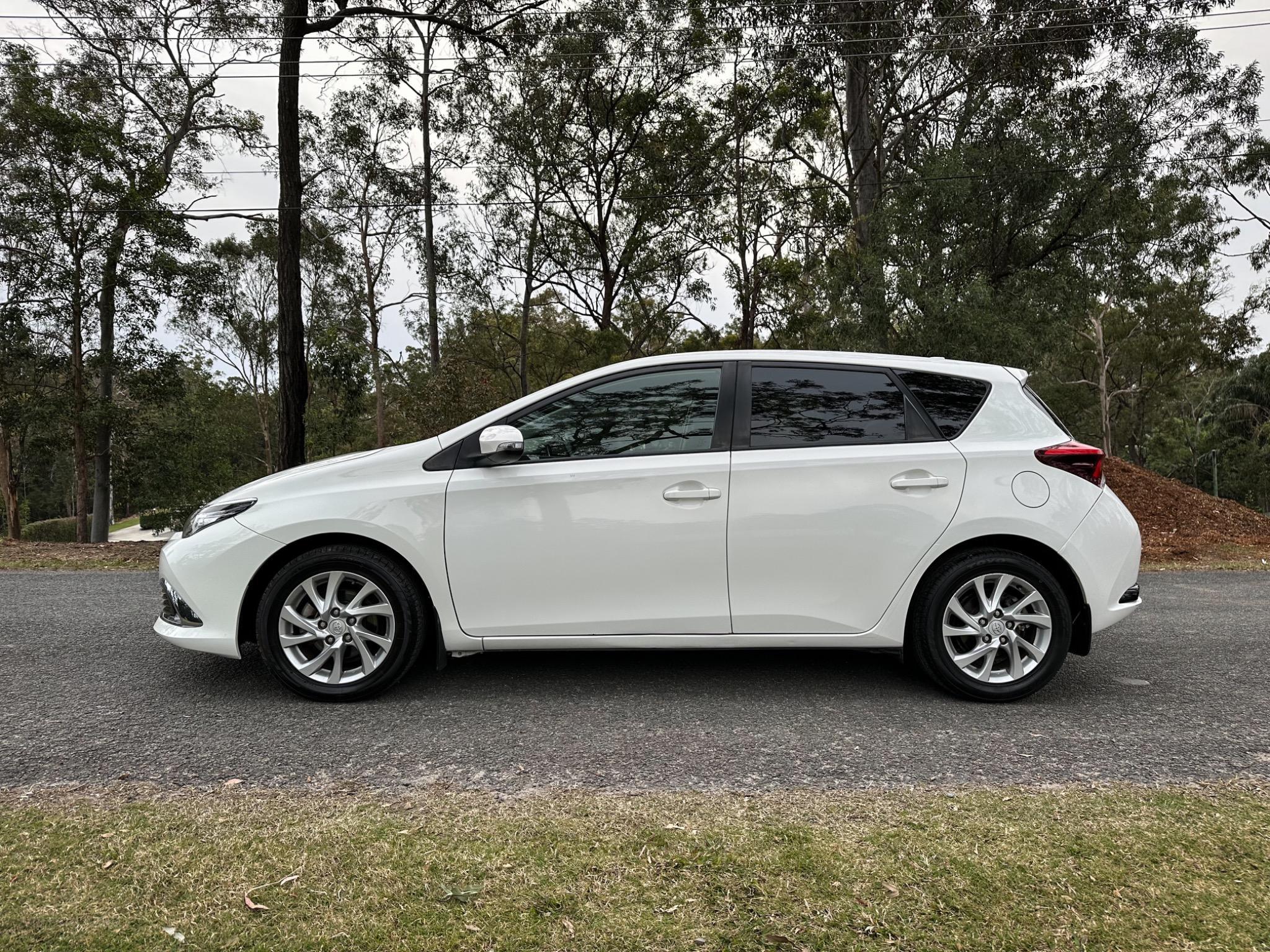 TOYOTA COROLLA