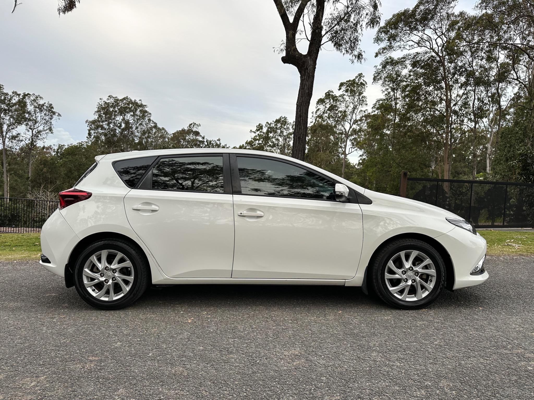 TOYOTA COROLLA