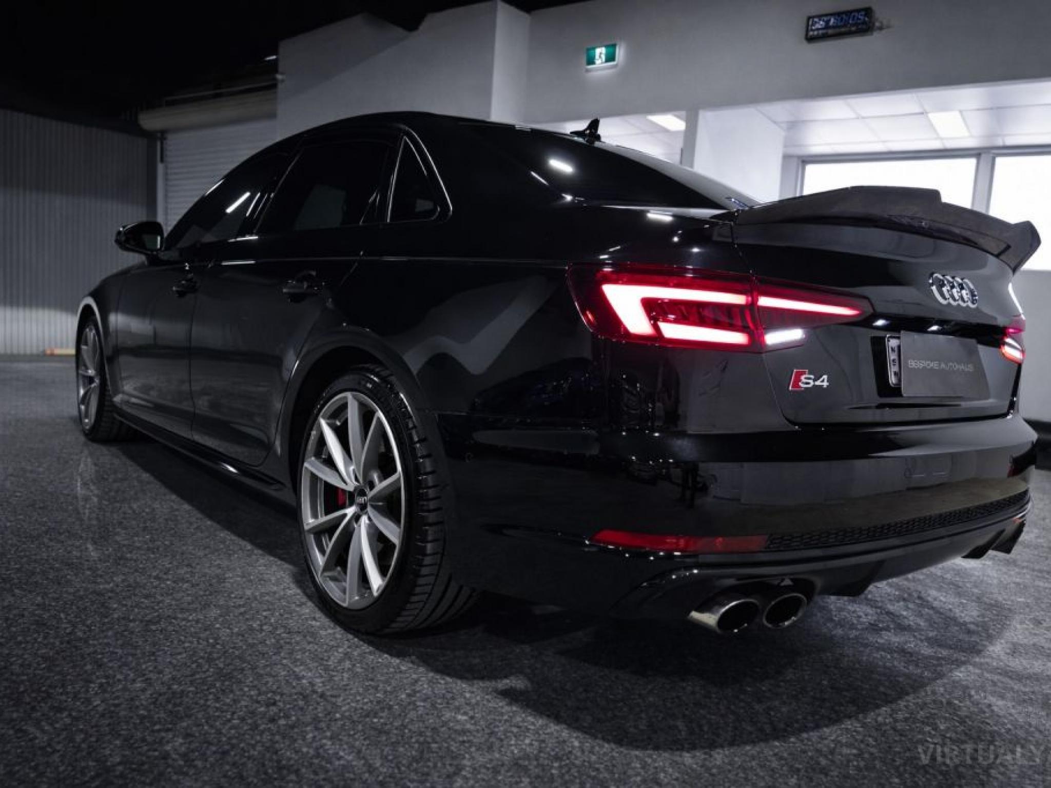 AUDI S4