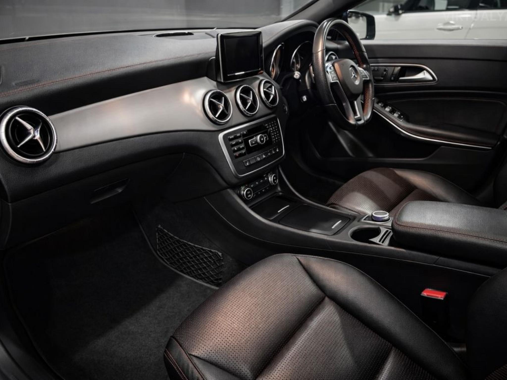 MERCEDES-BENZ CLA