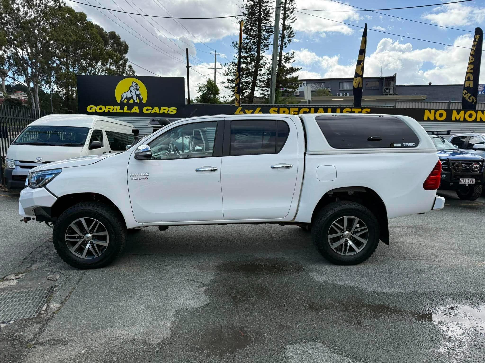 TOYOTA HILUX