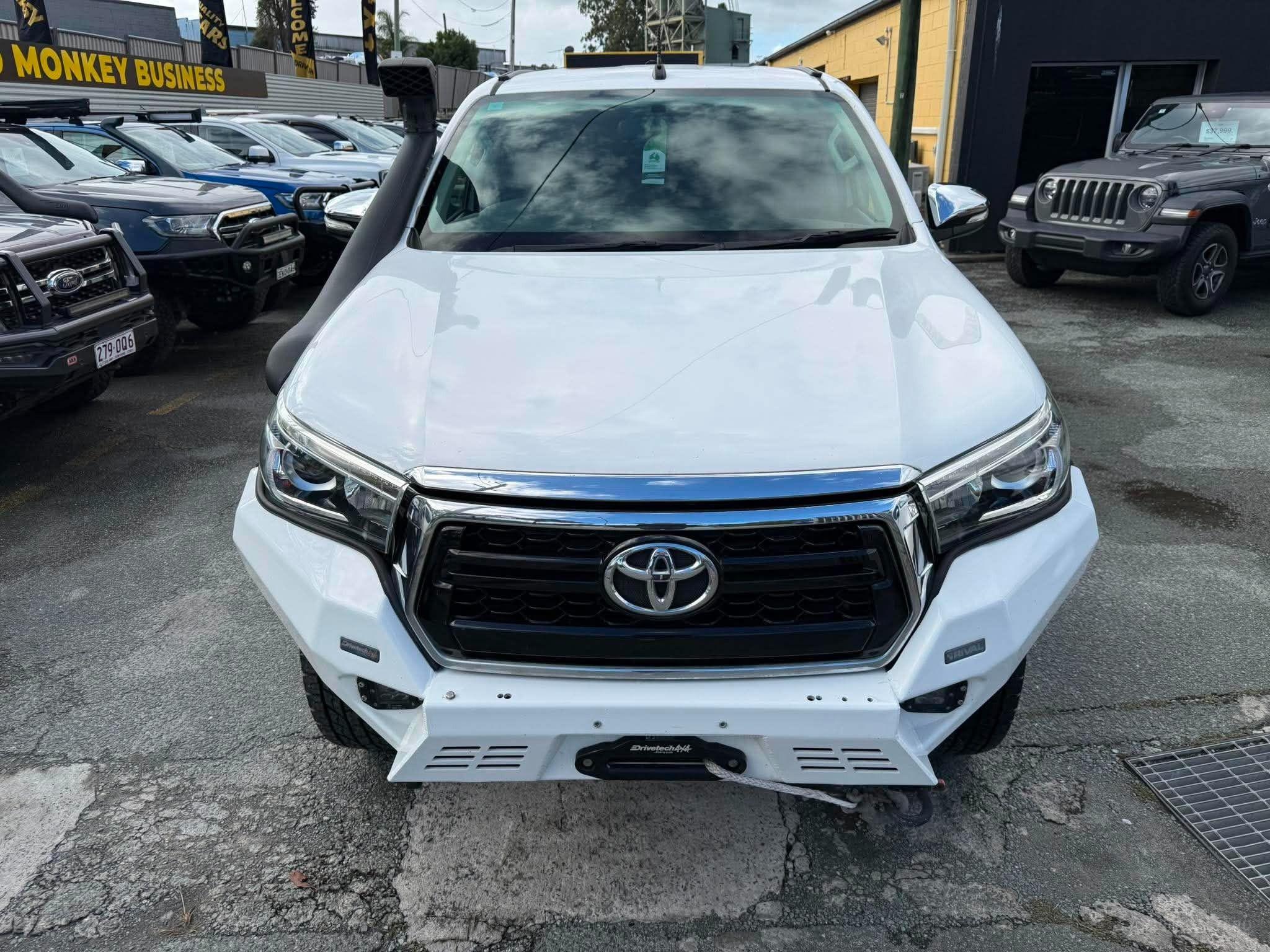 TOYOTA HILUX