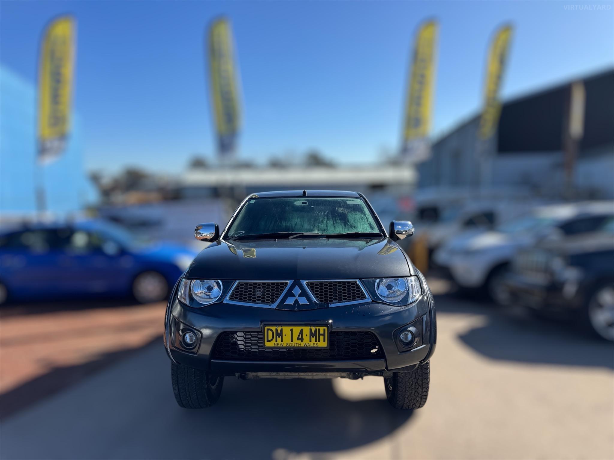 MITSUBISHI TRITON