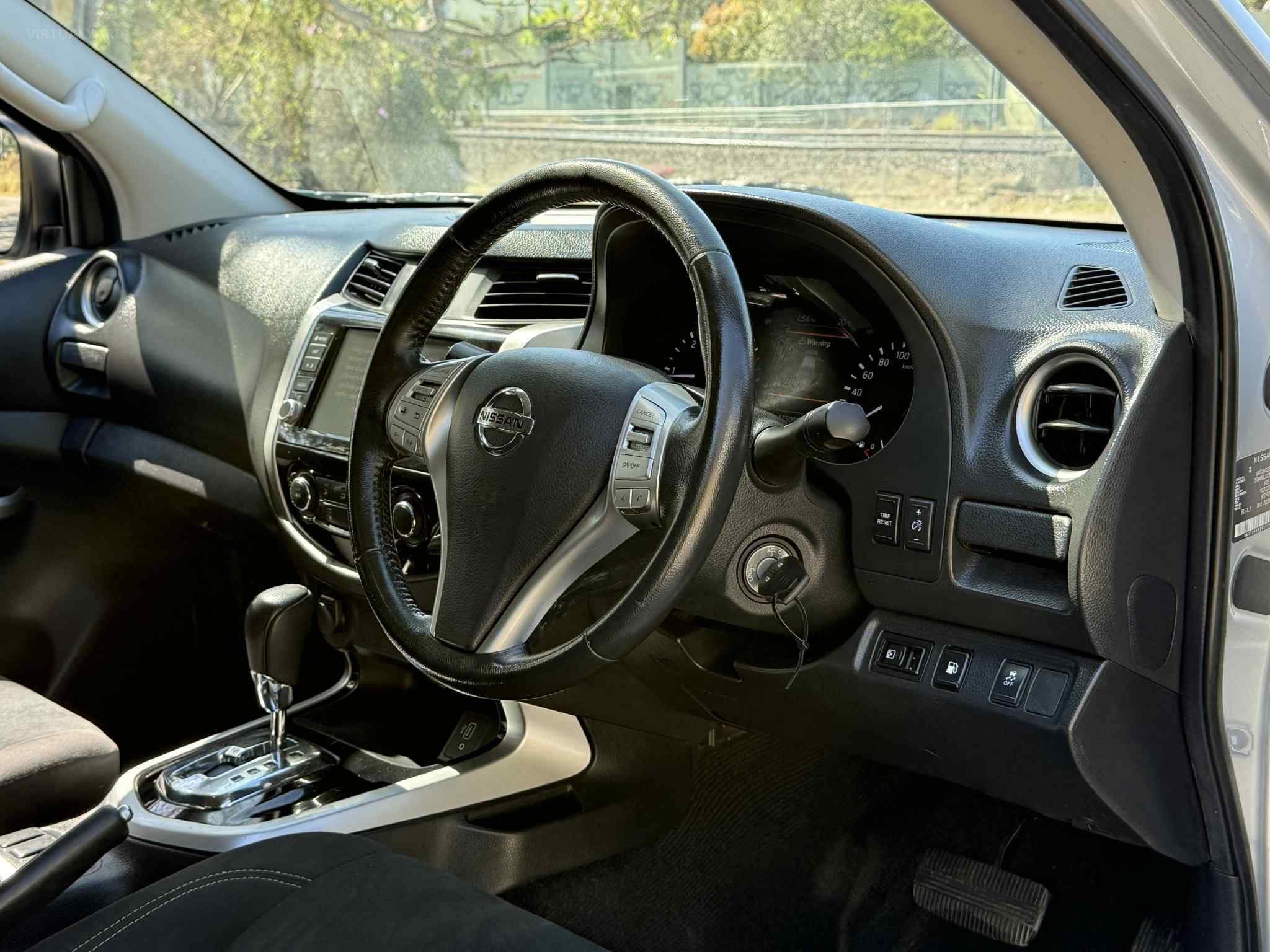 NISSAN NAVARA