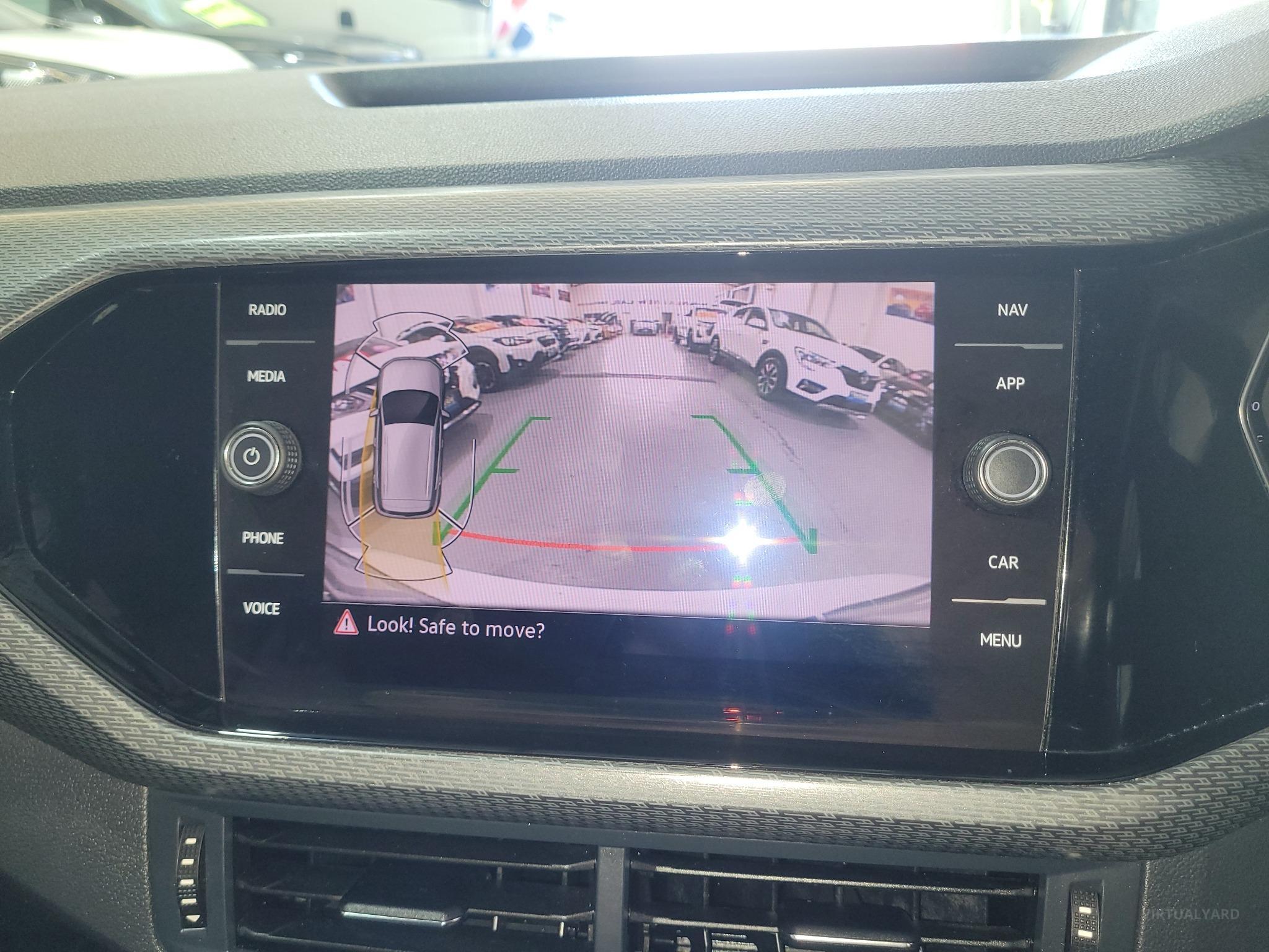 VOLKSWAGEN T-CROSS R-LINE