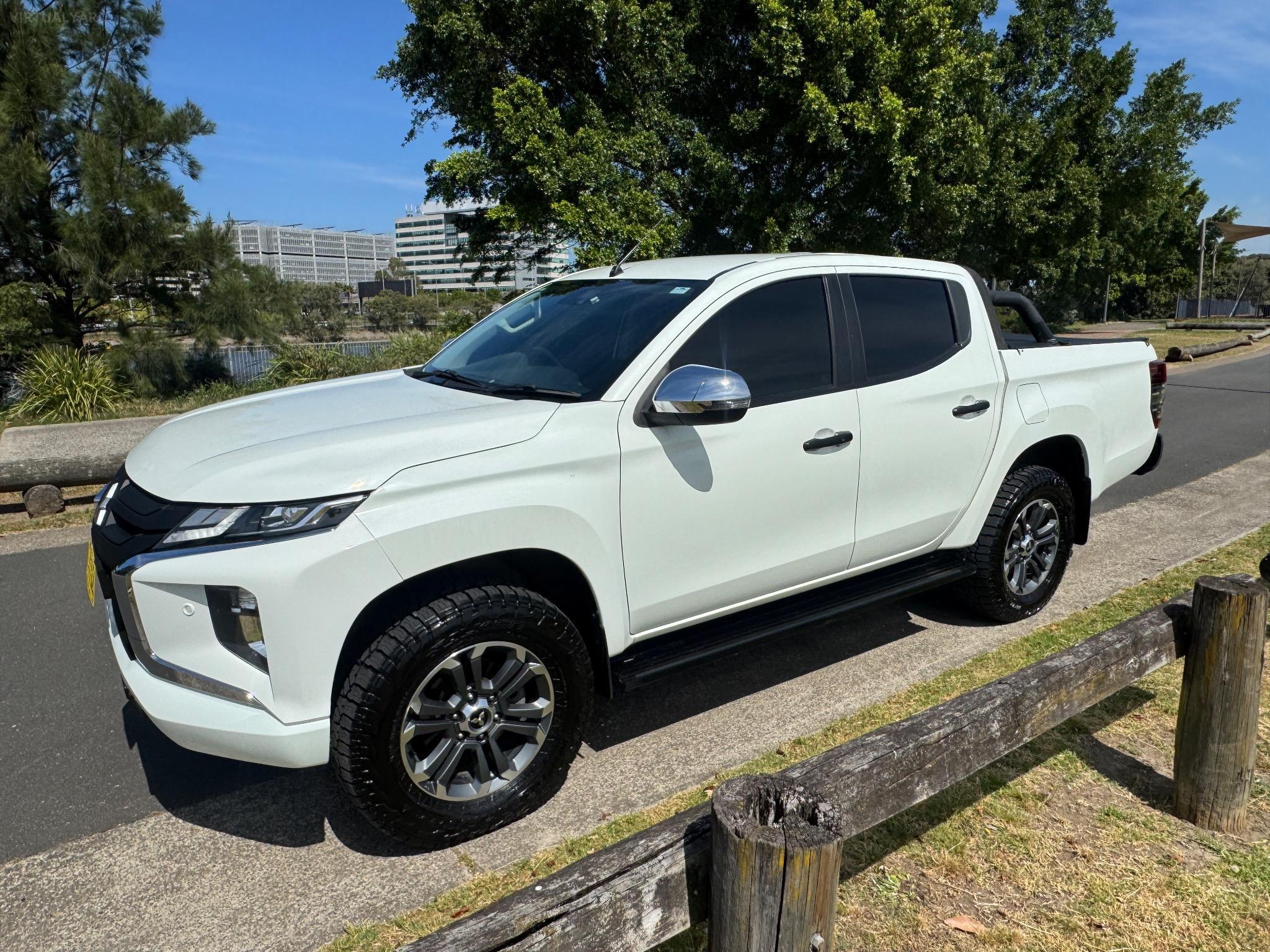 MITSUBISHI TRITON